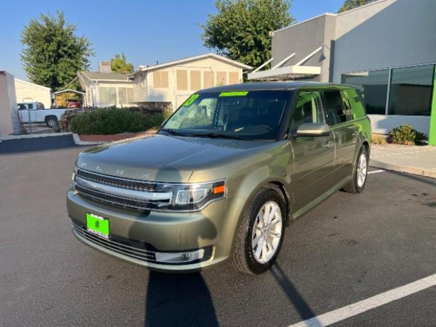 2013 Ginger Ale Metallic /Charcoal Black Leath Ford Flex Limited FWD (2FMGK5D81DB) with an 3.5L V6 DOHC 24V engine, 6-Speed Automatic Ov transmission, located at 940 North Main Street, Cedar City, UT, 84720, (435) 628-0023, 37.692936, -113.061897 - We specialize in helping ALL people get the best financing available. No matter your credit score, good, bad or none we can get you an amazing rate. Had a bankruptcy, divorce, or repossessions? We give you the green light to get your credit back on the road. Low down and affordable payments that fit - Photo#2