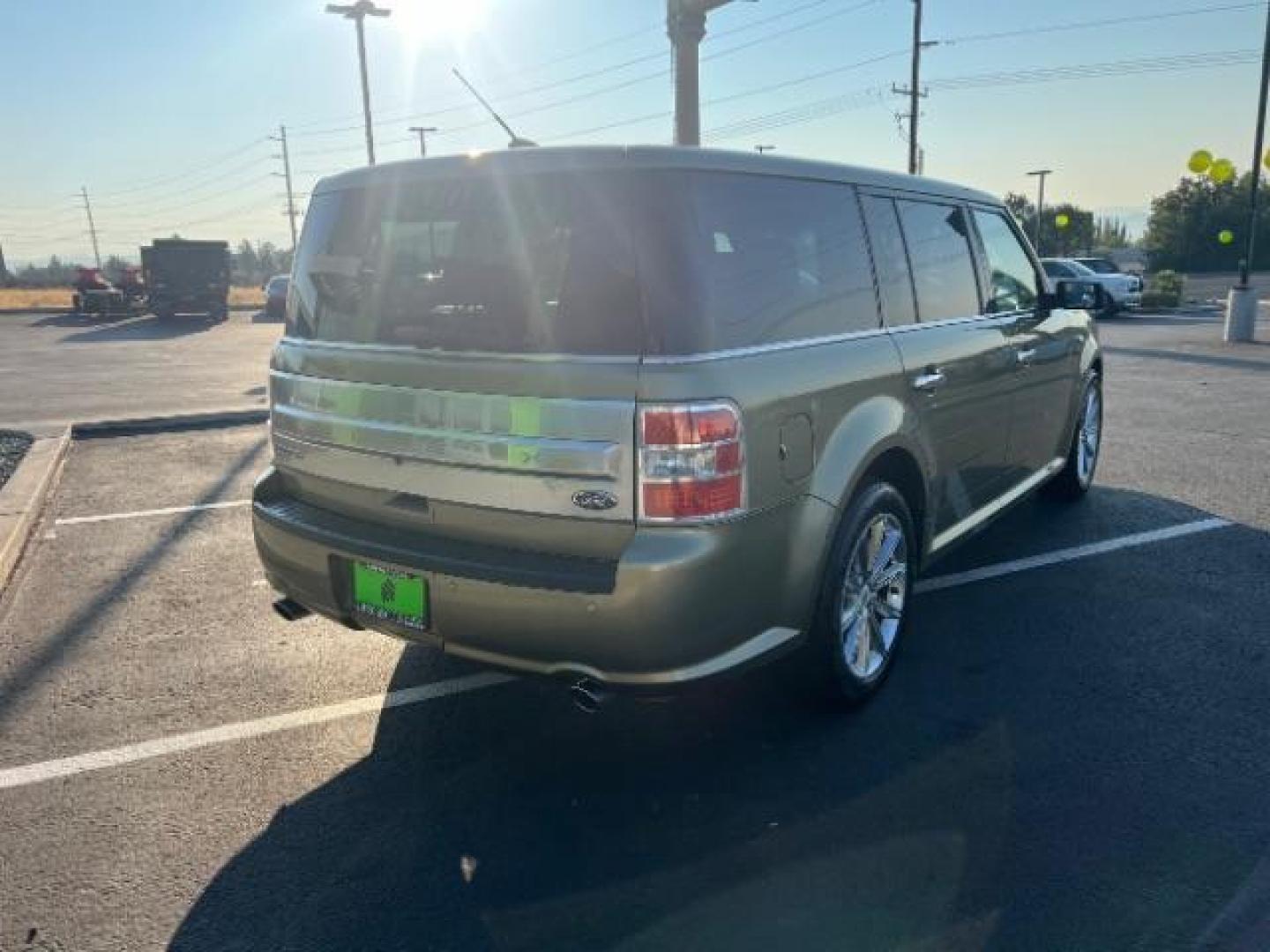 2013 Ginger Ale Metallic /Charcoal Black Leath Ford Flex Limited FWD (2FMGK5D81DB) with an 3.5L V6 DOHC 24V engine, 6-Speed Automatic Ov transmission, located at 940 North Main Street, Cedar City, UT, 84720, (435) 628-0023, 37.692936, -113.061897 - We specialize in helping ALL people get the best financing available. No matter your credit score, good, bad or none we can get you an amazing rate. Had a bankruptcy, divorce, or repossessions? We give you the green light to get your credit back on the road. Low down and affordable payments that fit - Photo#6