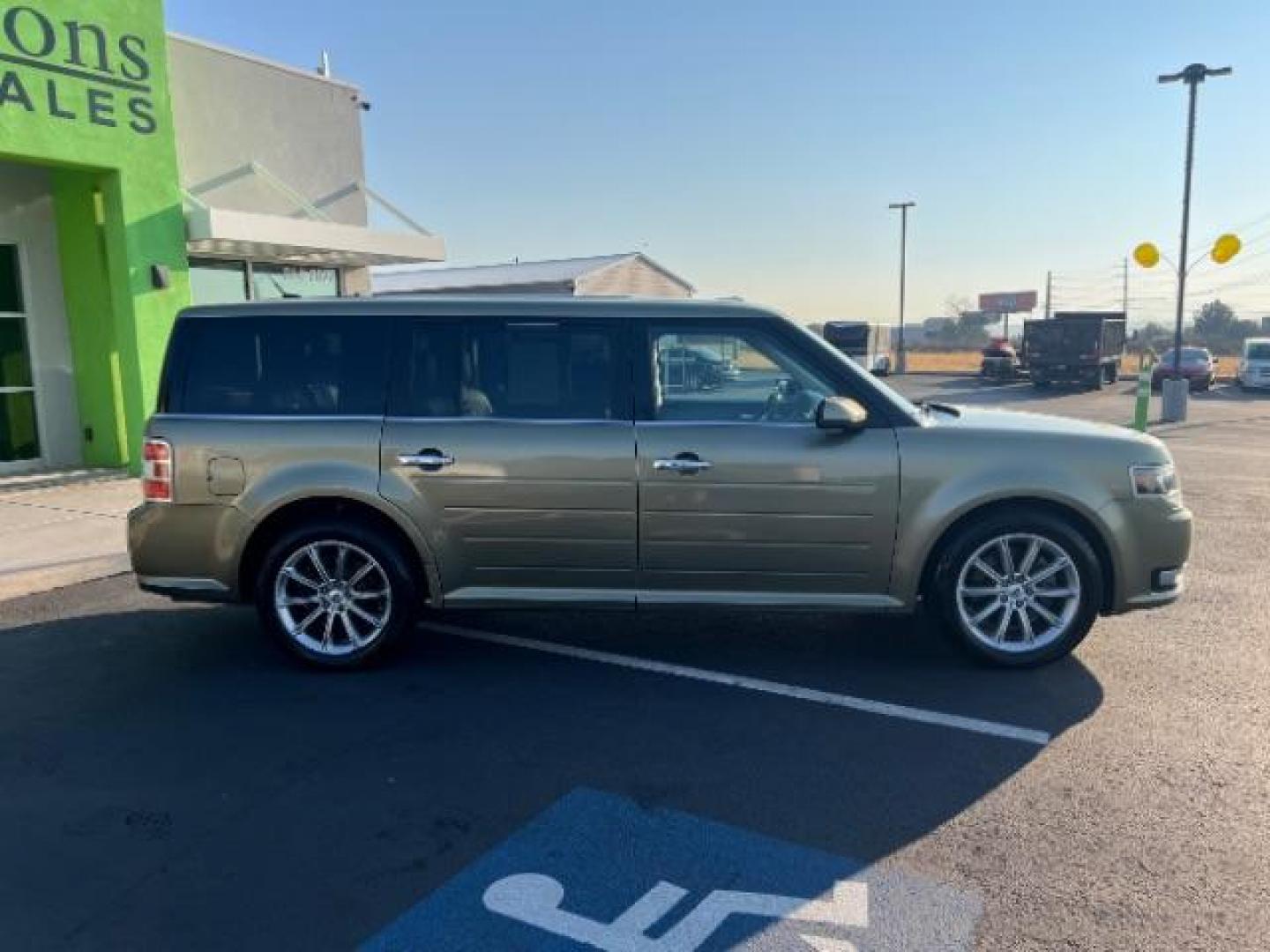 2013 Ginger Ale Metallic /Charcoal Black Leath Ford Flex Limited FWD (2FMGK5D81DB) with an 3.5L V6 DOHC 24V engine, 6-Speed Automatic Ov transmission, located at 940 North Main Street, Cedar City, UT, 84720, (435) 628-0023, 37.692936, -113.061897 - We specialize in helping ALL people get the best financing available. No matter your credit score, good, bad or none we can get you an amazing rate. Had a bankruptcy, divorce, or repossessions? We give you the green light to get your credit back on the road. Low down and affordable payments that fit - Photo#7