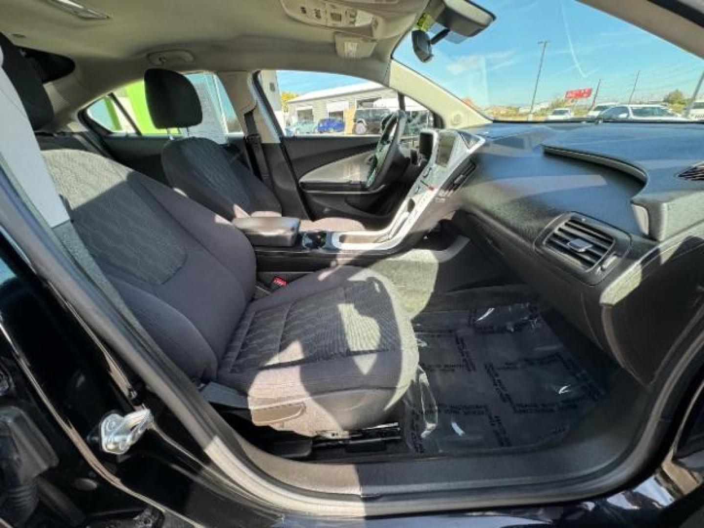 2013 Black /Black cloth interior Chevrolet Volt Standard w/ LEP (1G1RE6E47DU) with an hybrid engine, Continuously Variable Transmission transmission, located at 1865 East Red Hills Pkwy, St. George, 84770, (435) 628-0023, 37.120850, -113.543640 - Photo#28