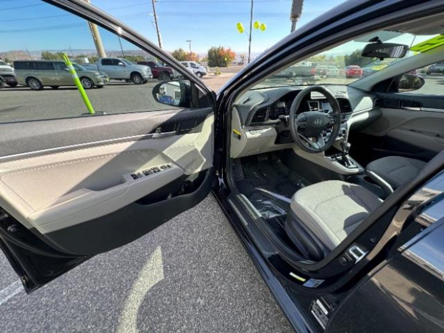 2019 Phantom Black /Beige, cloth Hyundai Elantra SE 6AT (5NPD74LF9KH) with an 1.8L L4 DOHC 16V engine, 6-Speed Automatic transmission, located at 1865 East Red Hills Pkwy, St. George, 84770, (435) 628-0023, 37.120850, -113.543640 - We specialize in helping ALL people get the best financing available. No matter your credit score, good, bad or none we can get you an amazing rate. Had a bankruptcy, divorce, or repossessions? We give you the green light to get your credit back on the road. Low down and affordable payments that fit - Photo#13