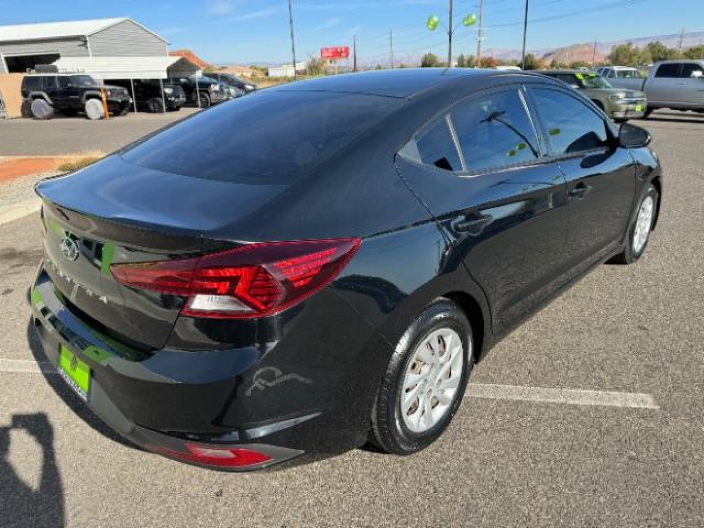 2019 Phantom Black /Beige, cloth Hyundai Elantra SE 6AT (5NPD74LF9KH) with an 1.8L L4 DOHC 16V engine, 6-Speed Automatic transmission, located at 1865 East Red Hills Pkwy, St. George, 84770, (435) 628-0023, 37.120850, -113.543640 - We specialize in helping ALL people get the best financing available. No matter your credit score, good, bad or none we can get you an amazing rate. Had a bankruptcy, divorce, or repossessions? We give you the green light to get your credit back on the road. Low down and affordable payments that fit - Photo#7