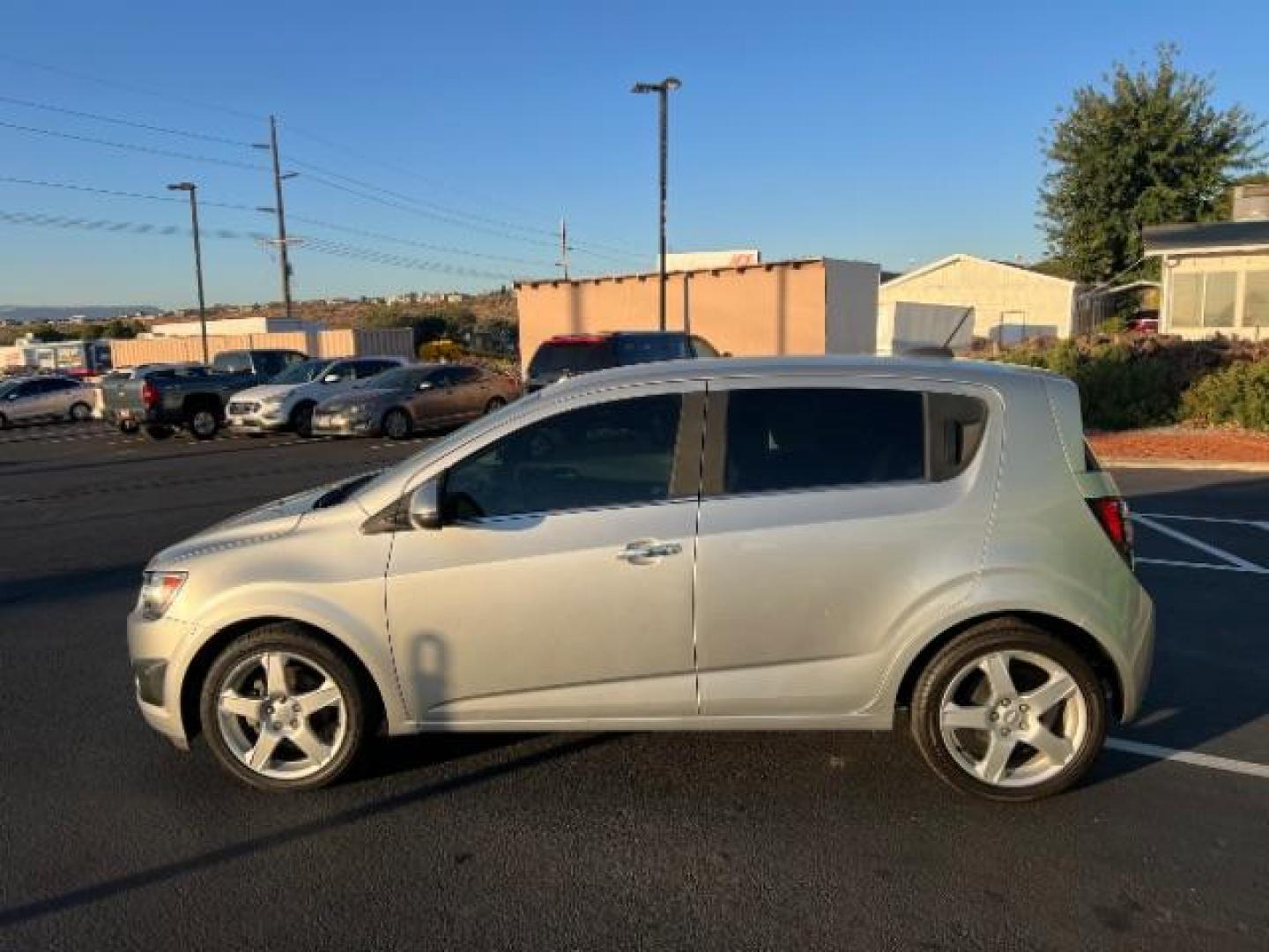 2015 Silver Ice Metallic /Dark Pewter/Dark Tit Chevrolet Sonic LTZ Auto 5-Door (1G1JE6SB0F4) with an 1.4L L4 DOHC 24V TUR engine, 6-Speed Automatic transmission, located at 1865 East Red Hills Pkwy, St. George, 84770, (435) 628-0023, 37.120850, -113.543640 - We specialize in helping ALL people get the best financing available. No matter your credit score, good, bad or none we can get you an amazing rate. Had a bankruptcy, divorce, or repossessions? We give you the green light to get your credit back on the road. Low down and affordable payments that fit - Photo#3