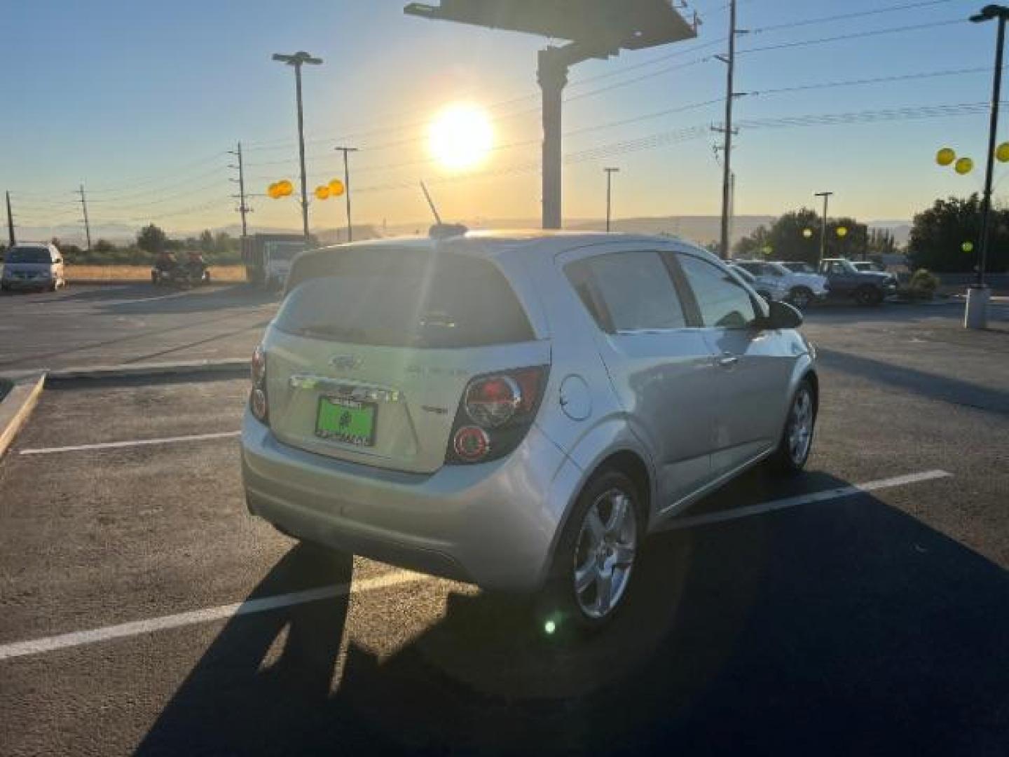 2015 Silver Ice Metallic /Dark Pewter/Dark Tit Chevrolet Sonic LTZ Auto 5-Door (1G1JE6SB0F4) with an 1.4L L4 DOHC 24V TUR engine, 6-Speed Automatic transmission, located at 1865 East Red Hills Pkwy, St. George, 84770, (435) 628-0023, 37.120850, -113.543640 - We specialize in helping ALL people get the best financing available. No matter your credit score, good, bad or none we can get you an amazing rate. Had a bankruptcy, divorce, or repossessions? We give you the green light to get your credit back on the road. Low down and affordable payments that fit - Photo#6