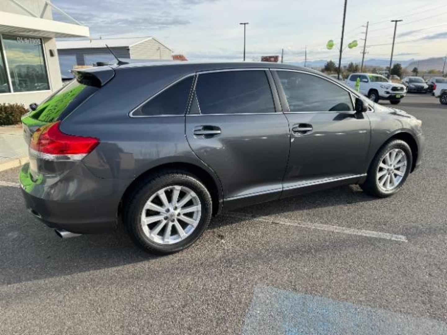 2010 Magnetic Gray Metallic /Ivory Cloth Interior Toyota Venza 4X4 I4 (4T3BA3BB0AU) with an 2.7L L4 DOHC 16V engine, 6-Speed Automatic transmission, located at 1865 East Red Hills Pkwy, St. George, 84770, (435) 628-0023, 37.120850, -113.543640 - Photo#9