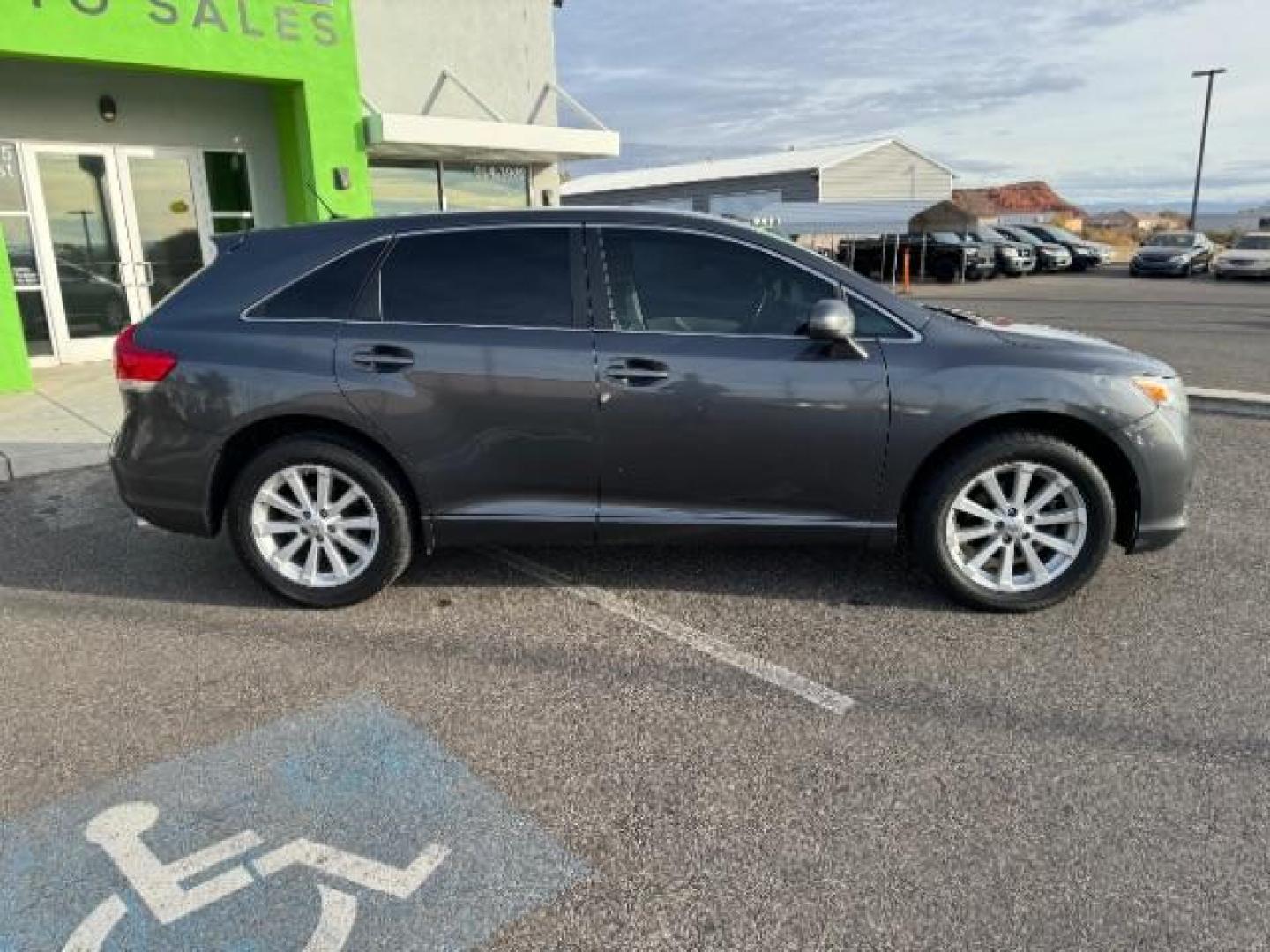 2010 Magnetic Gray Metallic /Ivory Cloth Interior Toyota Venza 4X4 I4 (4T3BA3BB0AU) with an 2.7L L4 DOHC 16V engine, 6-Speed Automatic transmission, located at 1865 East Red Hills Pkwy, St. George, 84770, (435) 628-0023, 37.120850, -113.543640 - Photo#10