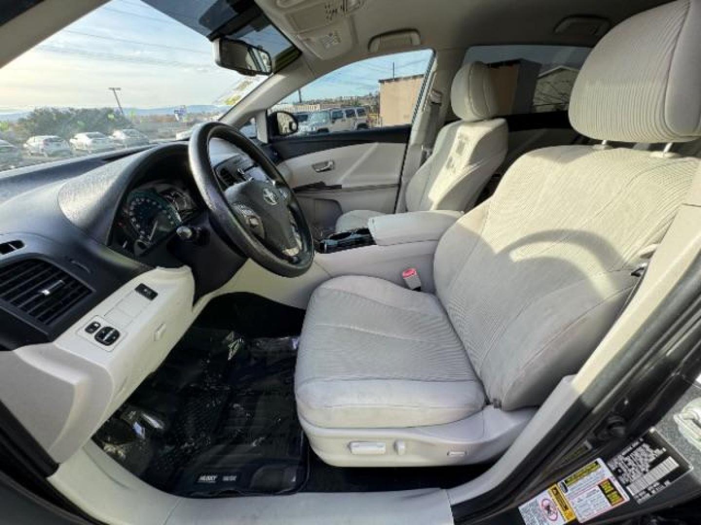 2010 Magnetic Gray Metallic /Ivory Cloth Interior Toyota Venza 4X4 I4 (4T3BA3BB0AU) with an 2.7L L4 DOHC 16V engine, 6-Speed Automatic transmission, located at 1865 East Red Hills Pkwy, St. George, 84770, (435) 628-0023, 37.120850, -113.543640 - Photo#17