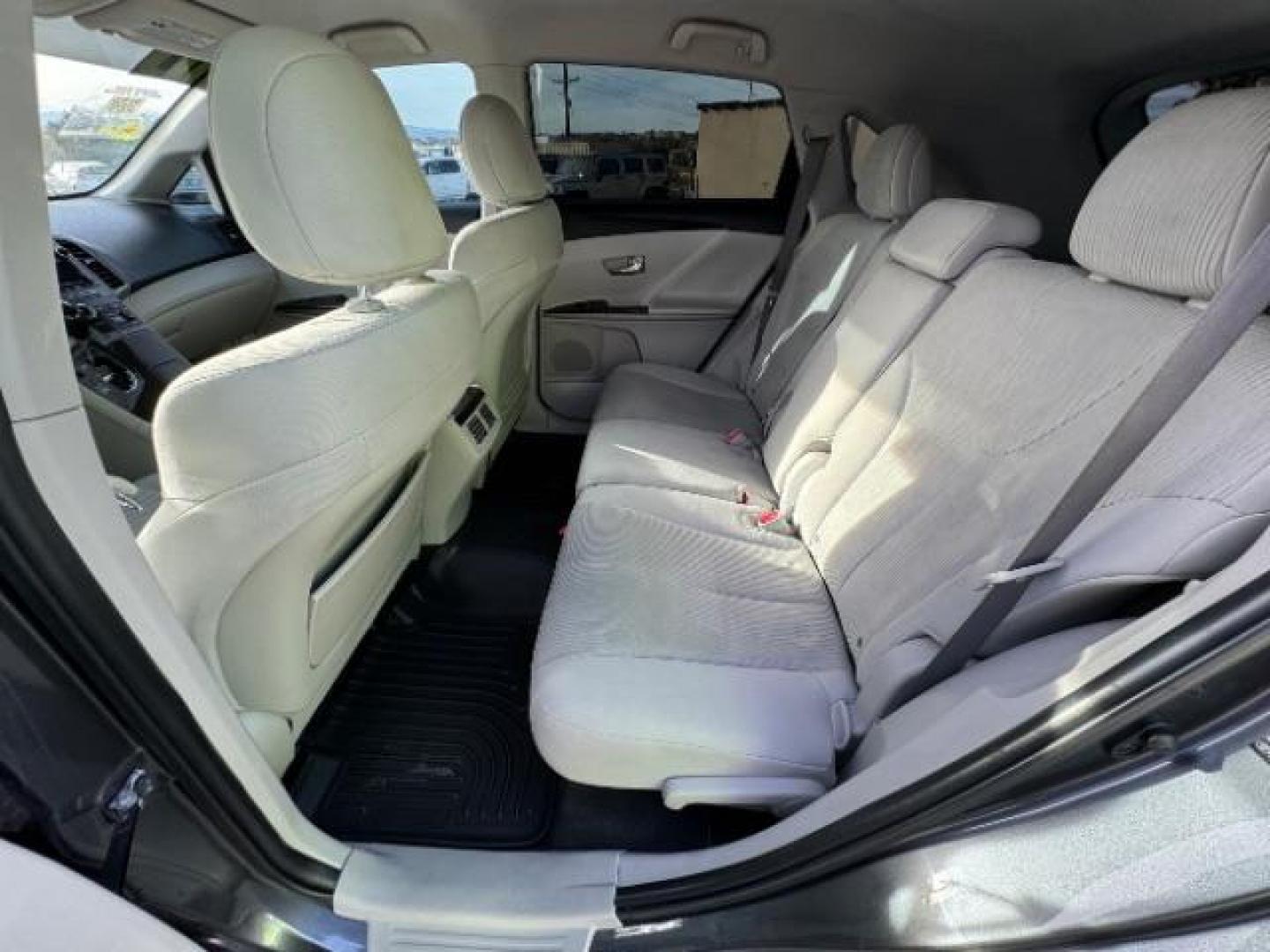 2010 Magnetic Gray Metallic /Ivory Cloth Interior Toyota Venza 4X4 I4 (4T3BA3BB0AU) with an 2.7L L4 DOHC 16V engine, 6-Speed Automatic transmission, located at 1865 East Red Hills Pkwy, St. George, 84770, (435) 628-0023, 37.120850, -113.543640 - Photo#23