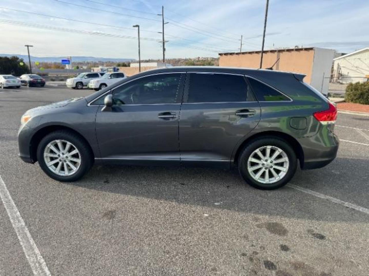 2010 Magnetic Gray Metallic /Ivory Cloth Interior Toyota Venza 4X4 I4 (4T3BA3BB0AU) with an 2.7L L4 DOHC 16V engine, 6-Speed Automatic transmission, located at 1865 East Red Hills Pkwy, St. George, 84770, (435) 628-0023, 37.120850, -113.543640 - Photo#5