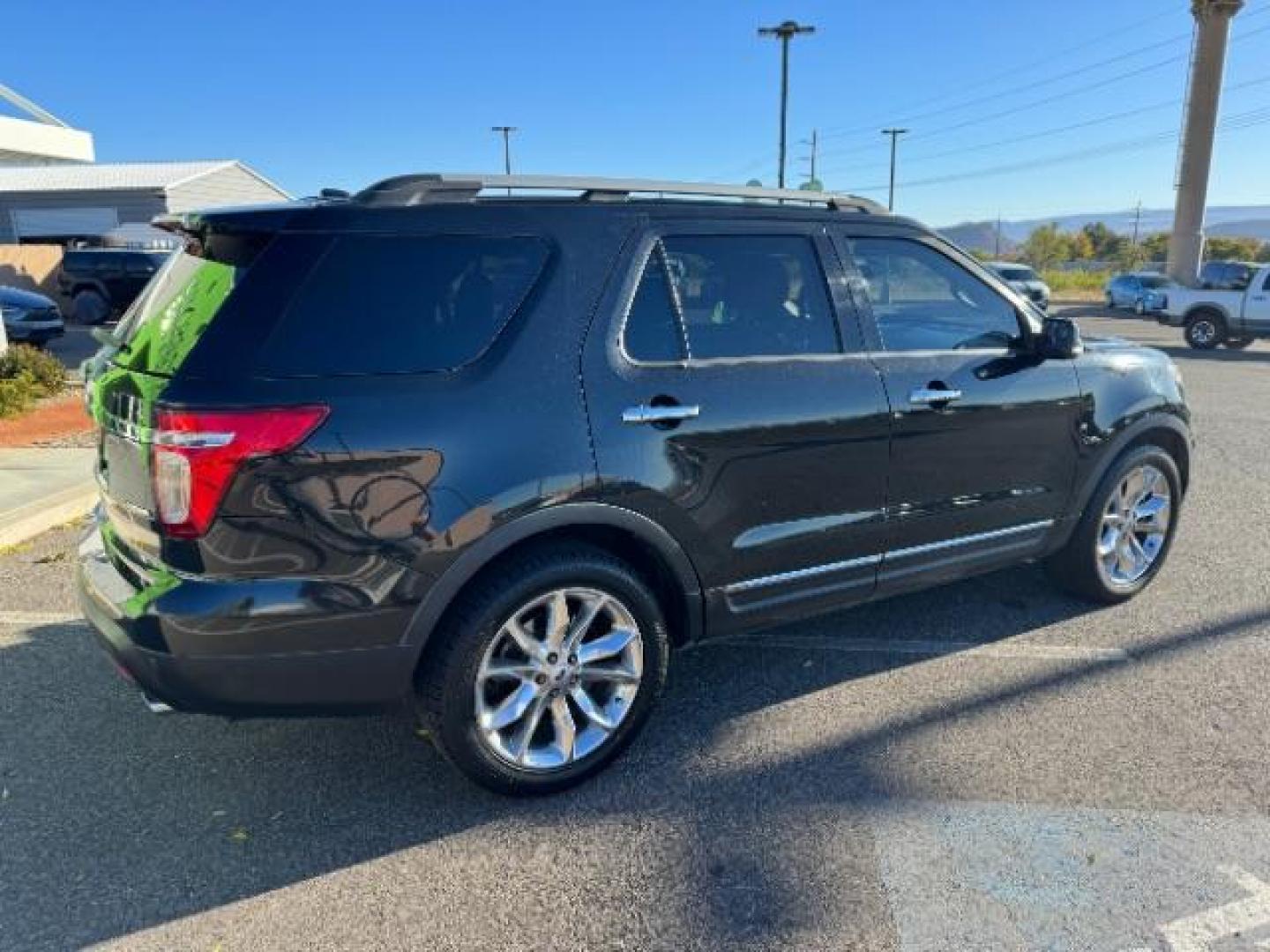 2015 Tuxedo Black Metallic /Charcoal Black, premium cloth Ford Explorer XLT FWD (1FM5K7D8XFG) with an 3.5L V6 DOHC 24V engine, 6-Speed Automatic transmission, located at 1865 East Red Hills Pkwy, St. George, 84770, (435) 628-0023, 37.120850, -113.543640 - Photo#10