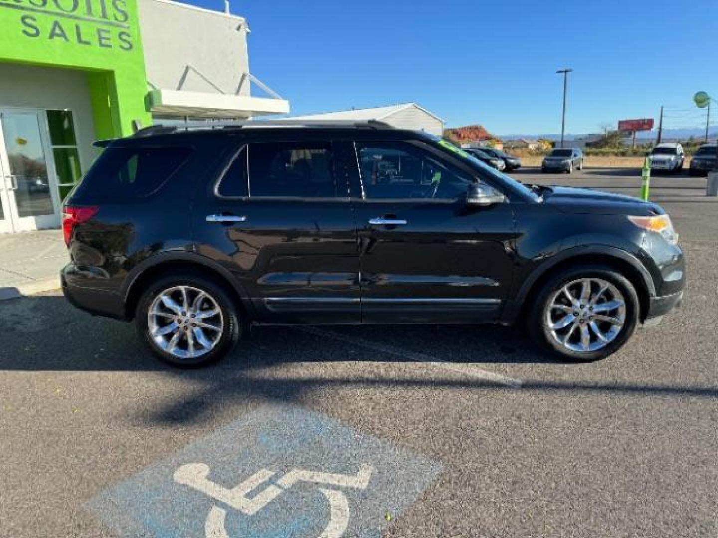 2015 Tuxedo Black Metallic /Charcoal Black, premium cloth Ford Explorer XLT FWD (1FM5K7D8XFG) with an 3.5L V6 DOHC 24V engine, 6-Speed Automatic transmission, located at 1865 East Red Hills Pkwy, St. George, 84770, (435) 628-0023, 37.120850, -113.543640 - Photo#11