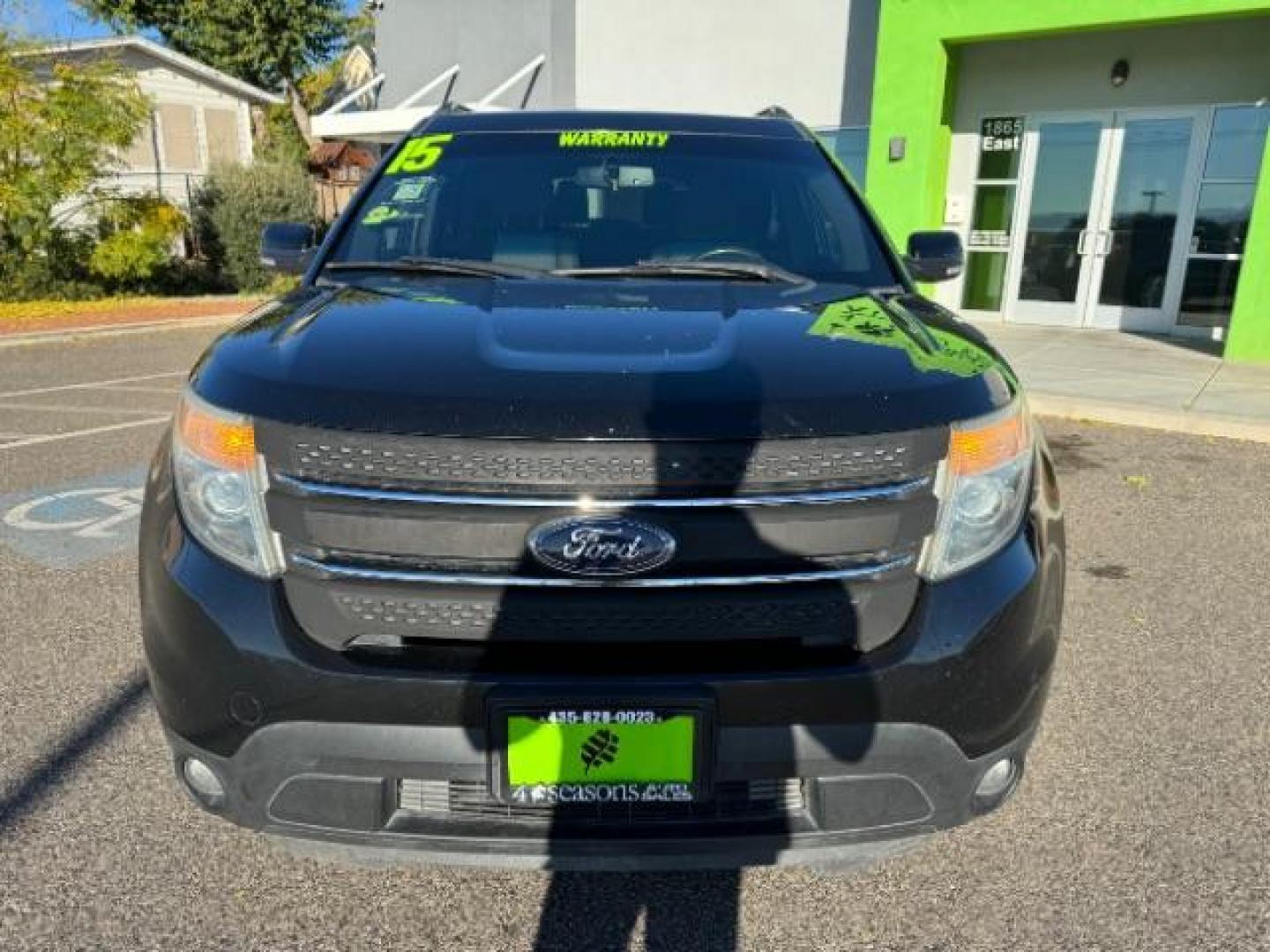 2015 Tuxedo Black Metallic /Charcoal Black, premium cloth Ford Explorer XLT FWD (1FM5K7D8XFG) with an 3.5L V6 DOHC 24V engine, 6-Speed Automatic transmission, located at 1865 East Red Hills Pkwy, St. George, 84770, (435) 628-0023, 37.120850, -113.543640 - Photo#2