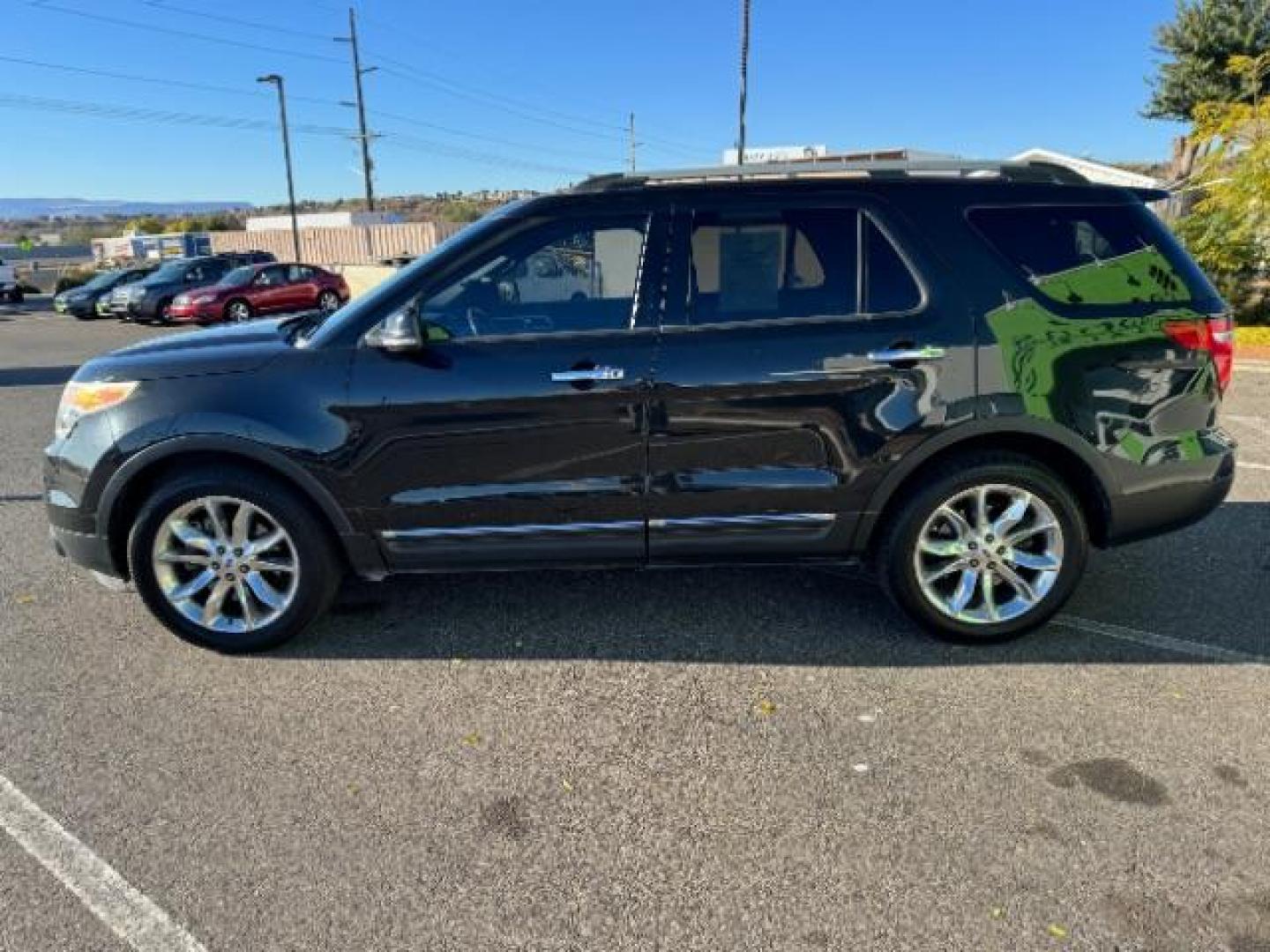 2015 Tuxedo Black Metallic /Charcoal Black, premium cloth Ford Explorer XLT FWD (1FM5K7D8XFG) with an 3.5L V6 DOHC 24V engine, 6-Speed Automatic transmission, located at 1865 East Red Hills Pkwy, St. George, 84770, (435) 628-0023, 37.120850, -113.543640 - Photo#5