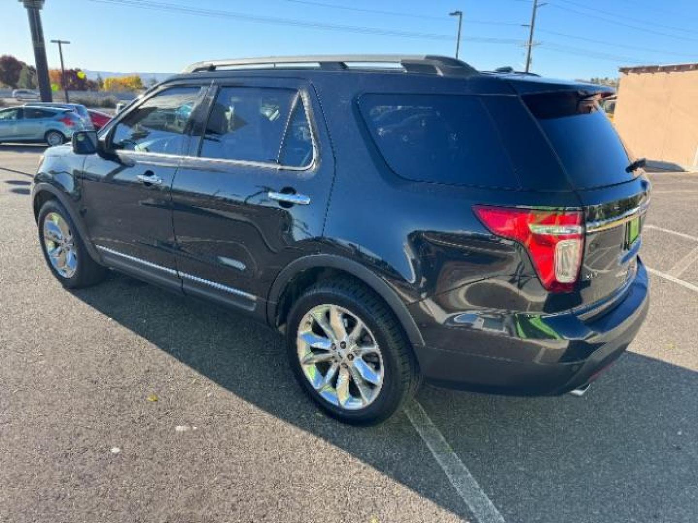 2015 Tuxedo Black Metallic /Charcoal Black, premium cloth Ford Explorer XLT FWD (1FM5K7D8XFG) with an 3.5L V6 DOHC 24V engine, 6-Speed Automatic transmission, located at 1865 East Red Hills Pkwy, St. George, 84770, (435) 628-0023, 37.120850, -113.543640 - Photo#6