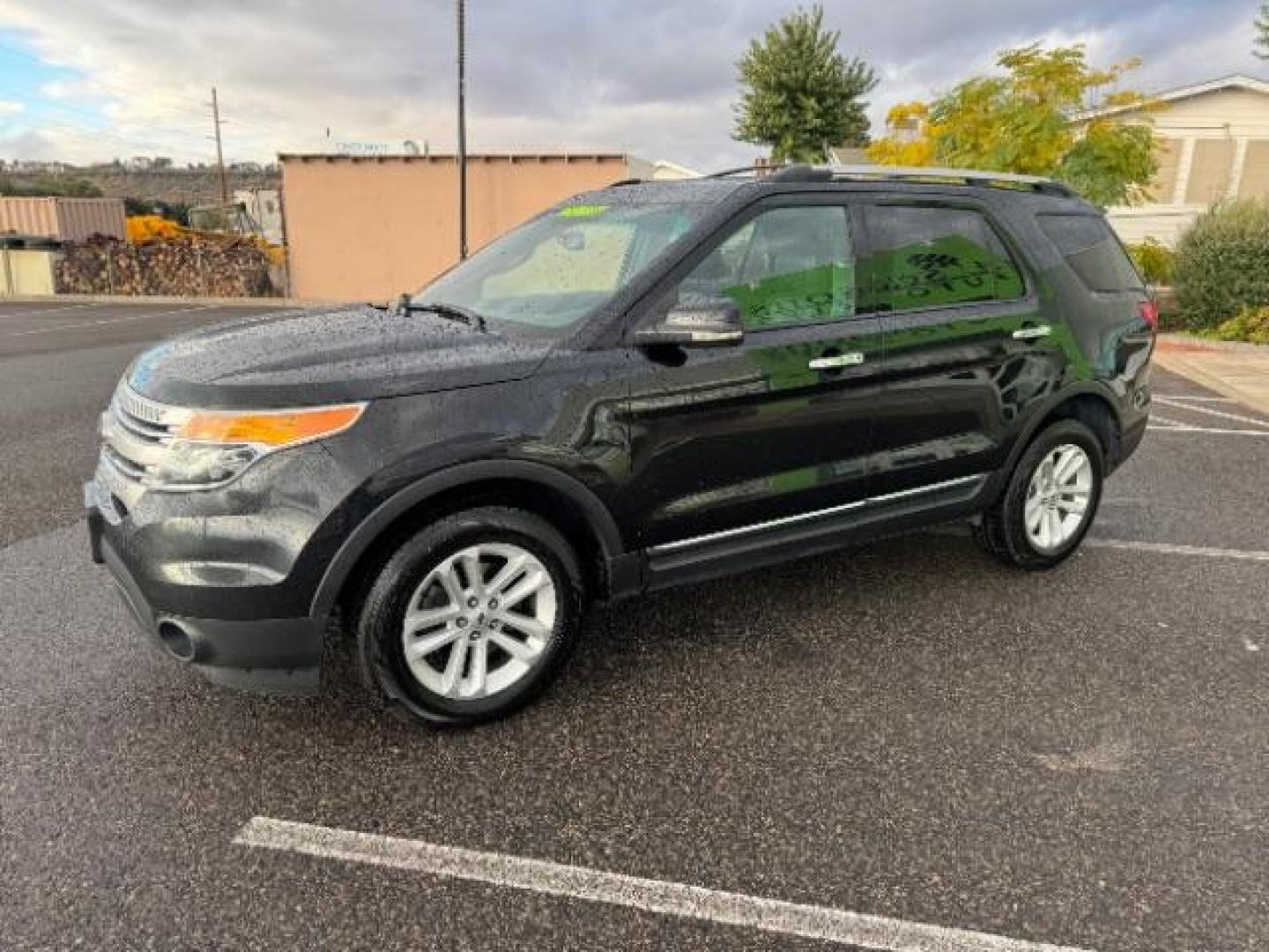 2012 Tuxedo Black Metallic Ford Explorer XLT 4WD (1FMHK8D84CG) with an 3.5L V6 DOHC 24V engine, 6-Speed Automatic transmission, located at 1865 East Red Hills Pkwy, St. George, 84770, (435) 628-0023, 37.120850, -113.543640 - Photo#4