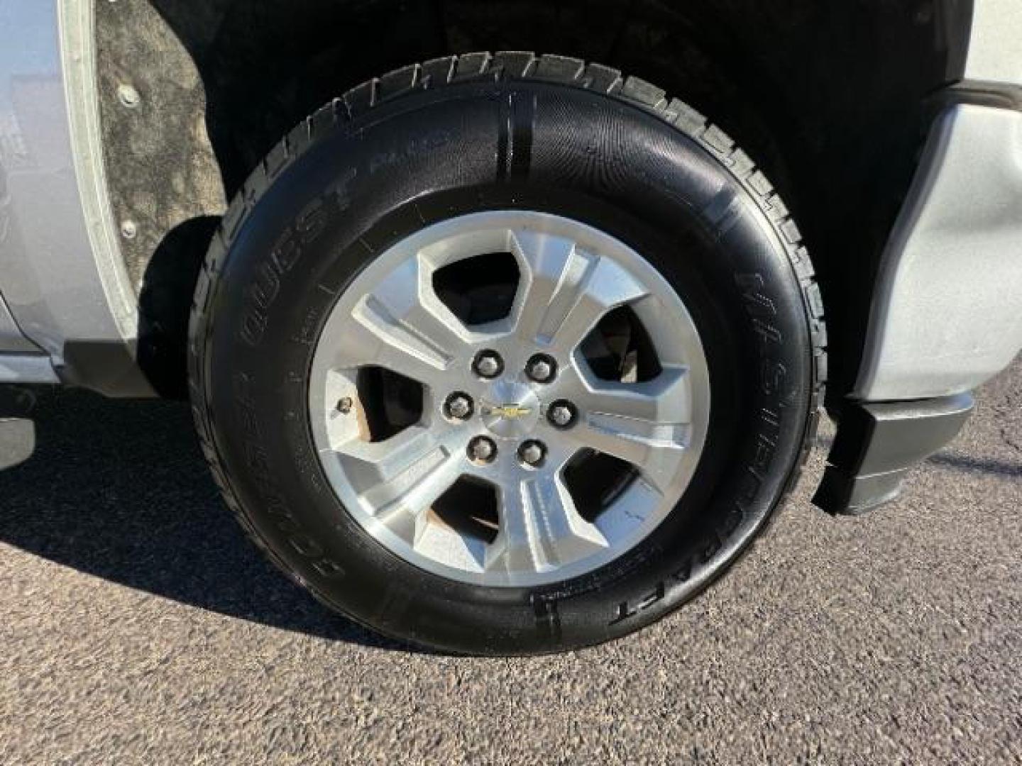 2016 Silver Ice Metallic /Dark Ash Seats w/Jet Black Interior Accents, cloth Chevrolet Silverado 1500 LT Crew Cab 4WD (3GCUKREC5GG) with an 5.3L V8 OHV 16V engine, 6-Speed Automatic transmission, located at 1865 East Red Hills Pkwy, St. George, 84770, (435) 628-0023, 37.120850, -113.543640 - We specialize in helping ALL people get the best financing available. No matter your credit score, good, bad or none we can get you an amazing rate. Had a bankruptcy, divorce, or repossessions? We give you the green light to get your credit back on the road. Low down and affordable payments that fit - Photo#12