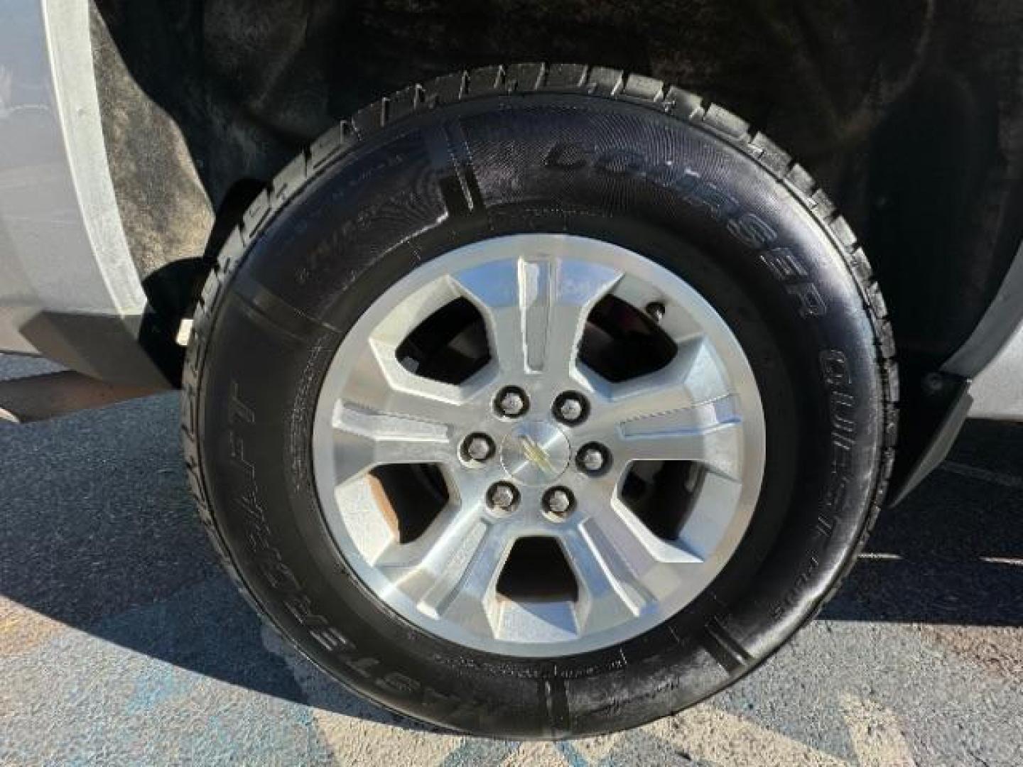 2016 Silver Ice Metallic /Dark Ash Seats w/Jet Black Interior Accents, cloth Chevrolet Silverado 1500 LT Crew Cab 4WD (3GCUKREC5GG) with an 5.3L V8 OHV 16V engine, 6-Speed Automatic transmission, located at 1865 East Red Hills Pkwy, St. George, 84770, (435) 628-0023, 37.120850, -113.543640 - Photo#13