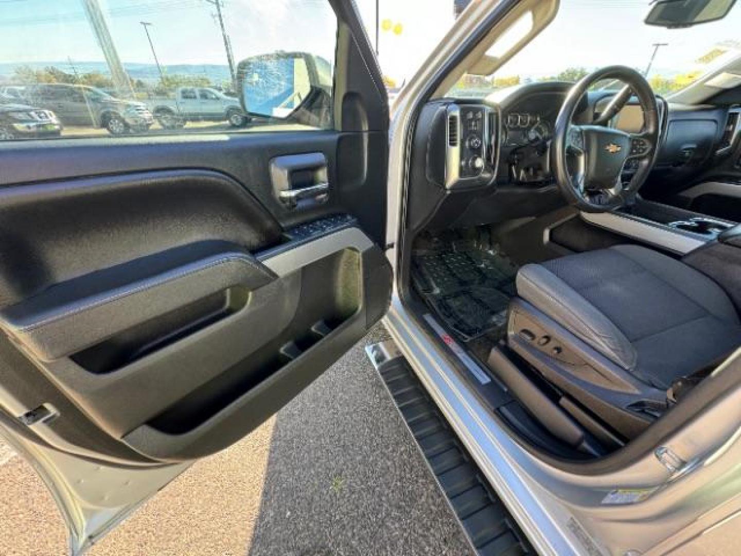 2016 Silver Ice Metallic /Dark Ash Seats w/Jet Black Interior Accents, cloth Chevrolet Silverado 1500 LT Crew Cab 4WD (3GCUKREC5GG) with an 5.3L V8 OHV 16V engine, 6-Speed Automatic transmission, located at 1865 East Red Hills Pkwy, St. George, 84770, (435) 628-0023, 37.120850, -113.543640 - We specialize in helping ALL people get the best financing available. No matter your credit score, good, bad or none we can get you an amazing rate. Had a bankruptcy, divorce, or repossessions? We give you the green light to get your credit back on the road. Low down and affordable payments that fit - Photo#16