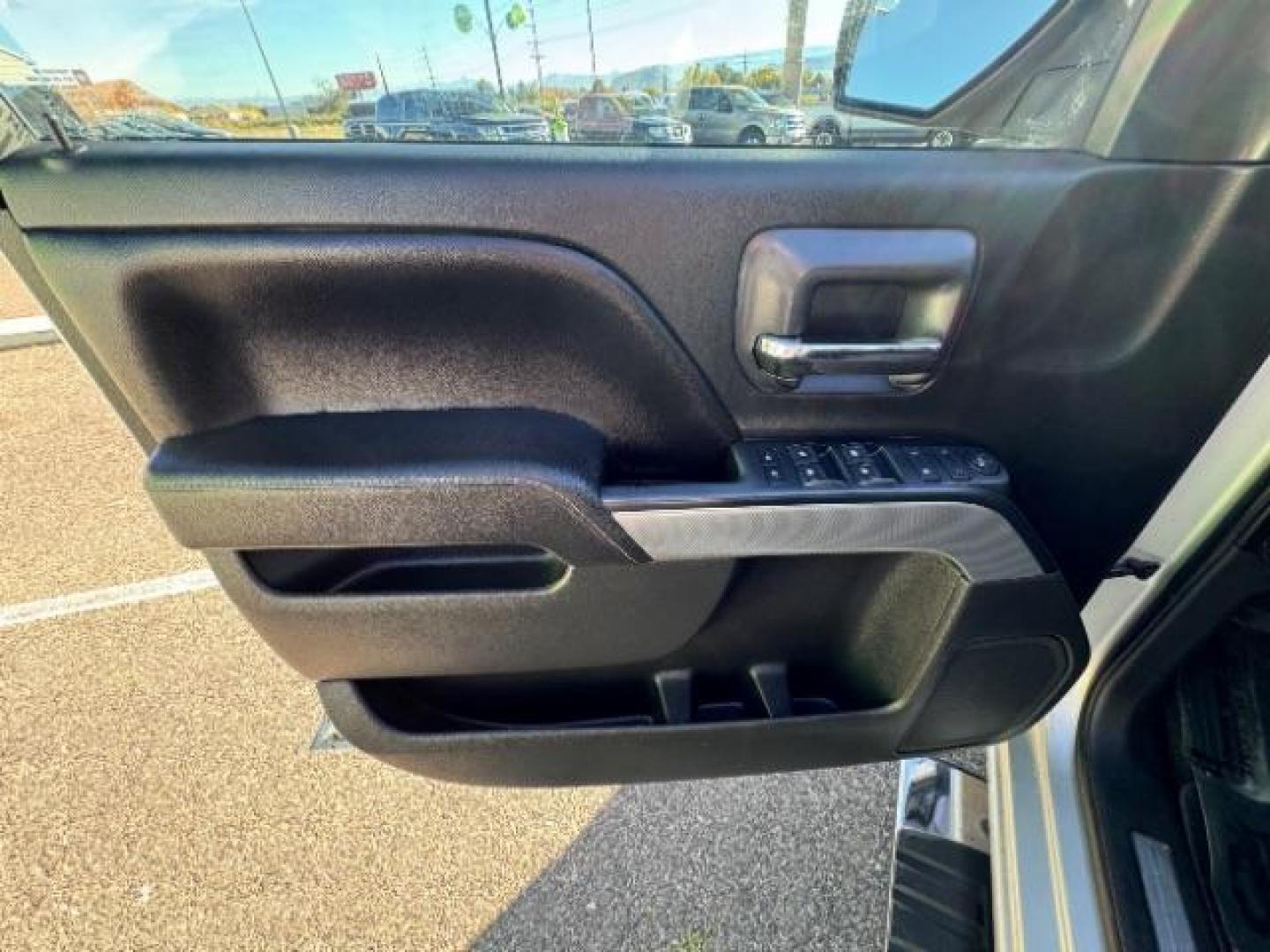 2016 Silver Ice Metallic /Dark Ash Seats w/Jet Black Interior Accents, cloth Chevrolet Silverado 1500 LT Crew Cab 4WD (3GCUKREC5GG) with an 5.3L V8 OHV 16V engine, 6-Speed Automatic transmission, located at 1865 East Red Hills Pkwy, St. George, 84770, (435) 628-0023, 37.120850, -113.543640 - Photo#17