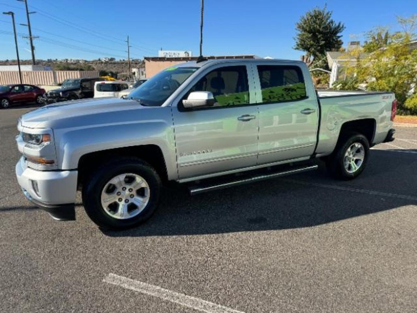 2016 Silver Ice Metallic /Dark Ash Seats w/Jet Black Interior Accents, cloth Chevrolet Silverado 1500 LT Crew Cab 4WD (3GCUKREC5GG) with an 5.3L V8 OHV 16V engine, 6-Speed Automatic transmission, located at 1865 East Red Hills Pkwy, St. George, 84770, (435) 628-0023, 37.120850, -113.543640 - We specialize in helping ALL people get the best financing available. No matter your credit score, good, bad or none we can get you an amazing rate. Had a bankruptcy, divorce, or repossessions? We give you the green light to get your credit back on the road. Low down and affordable payments that fit - Photo#4