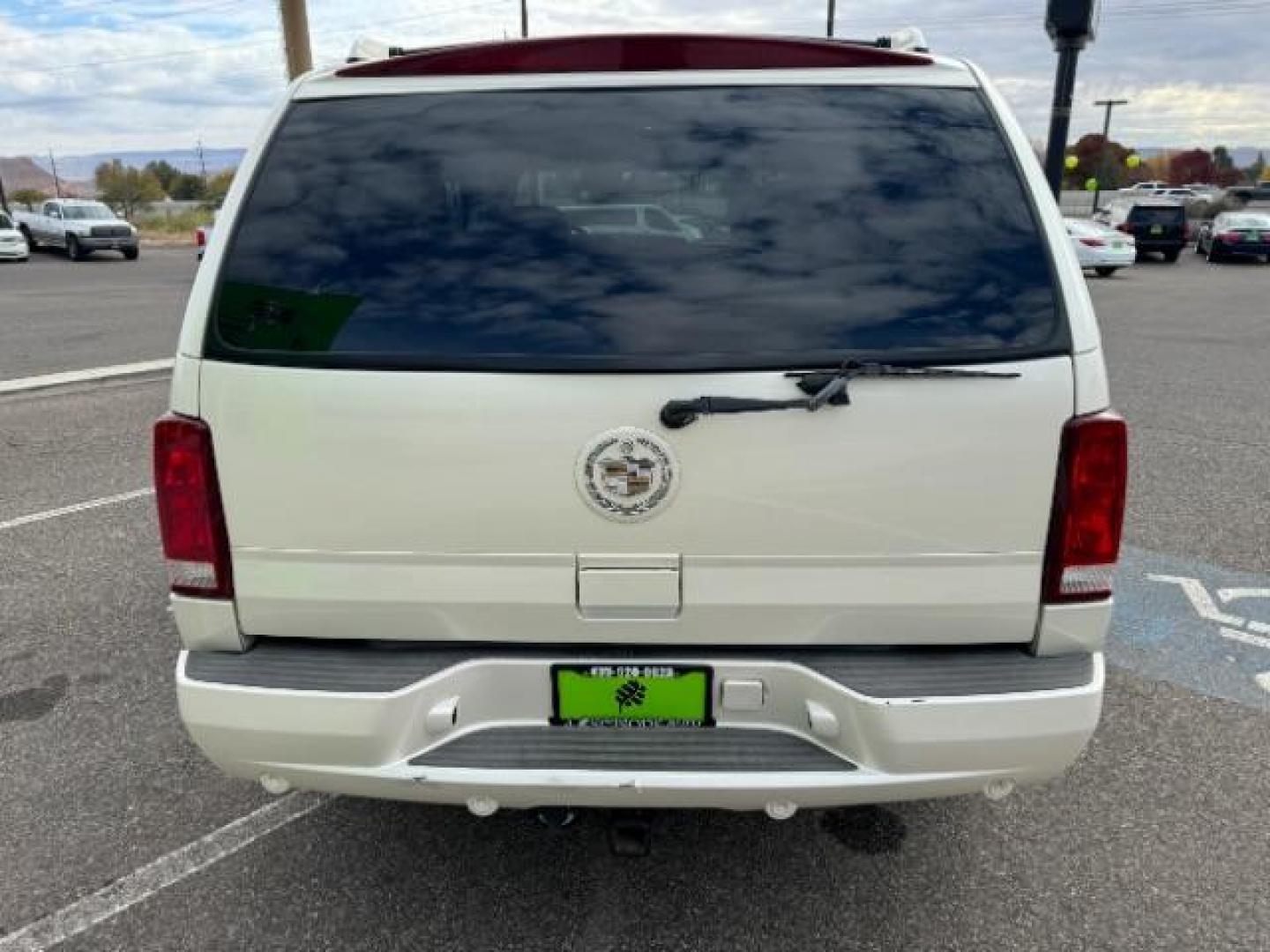 2003 White Diamond /Pewter Leather Cadillac Escalade AWD (1GYEK63NX3R) with an 6.0L V8 OHV 16V engine, 4-Speed Automatic transmission, located at 940 North Main Street, Cedar City, UT, 84720, (435) 628-0023, 37.692936, -113.061897 - Photo#7