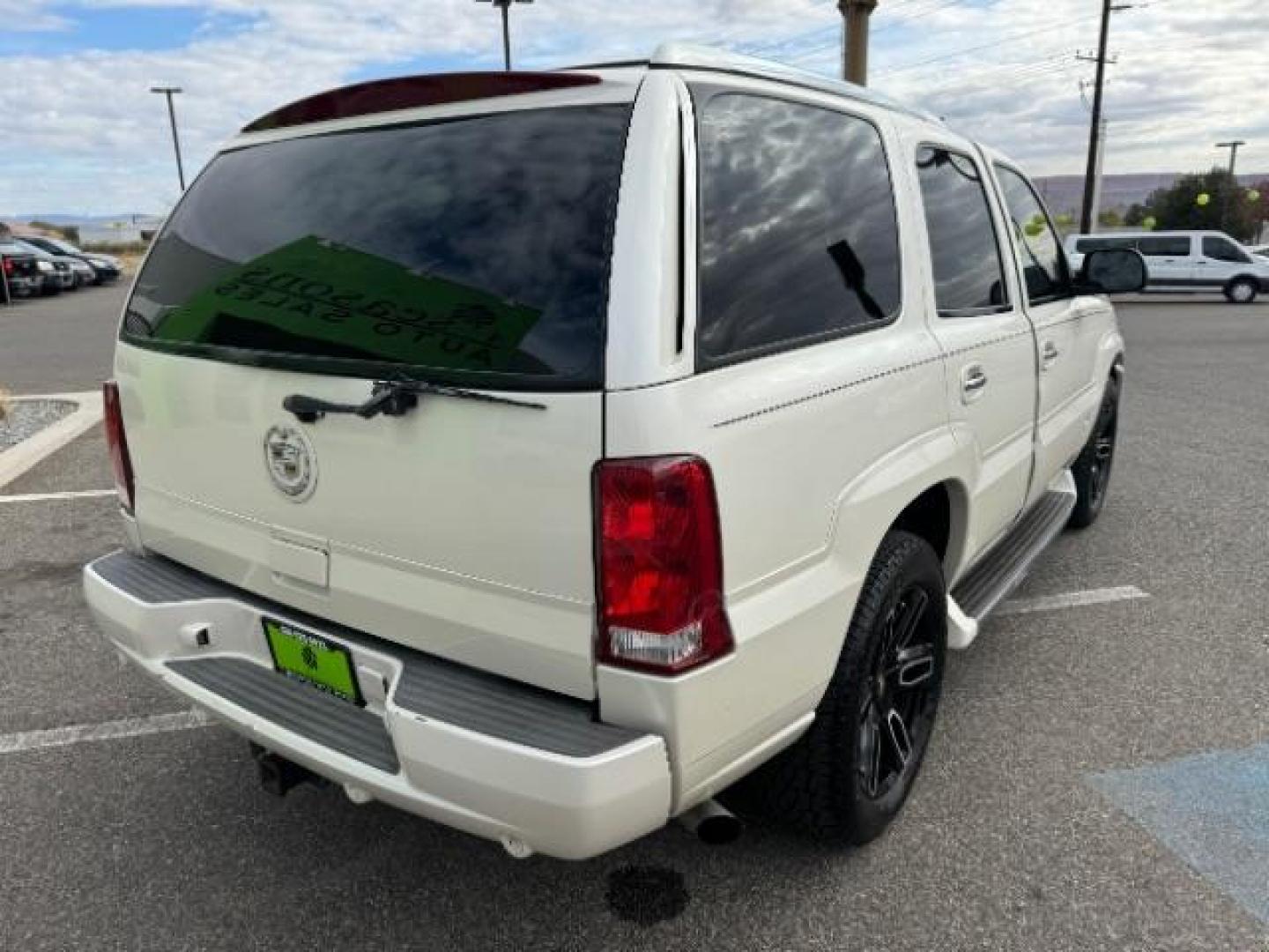 2003 White Diamond /Pewter Leather Cadillac Escalade AWD (1GYEK63NX3R) with an 6.0L V8 OHV 16V engine, 4-Speed Automatic transmission, located at 940 North Main Street, Cedar City, UT, 84720, (435) 628-0023, 37.692936, -113.061897 - Photo#8