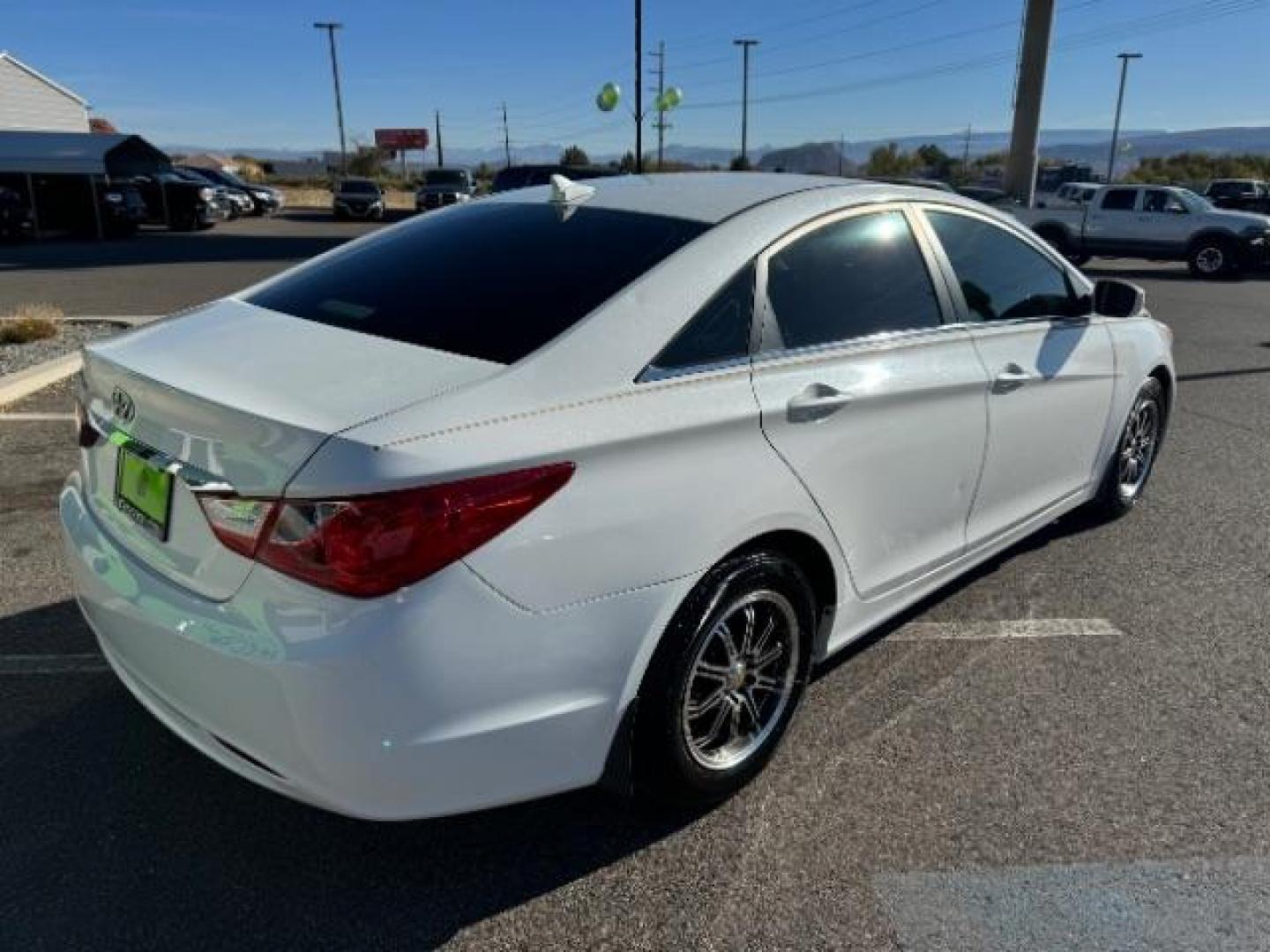 2011 Pearl White /Camel Cloth Interior Hyundai Sonata GLS Auto (5NPEB4AC7BH) with an 2.4L L4 DOHC 16V engine, 6-Speed Automatic transmission, located at 940 North Main Street, Cedar City, UT, 84720, (435) 628-0023, 37.692936, -113.061897 - Photo#9