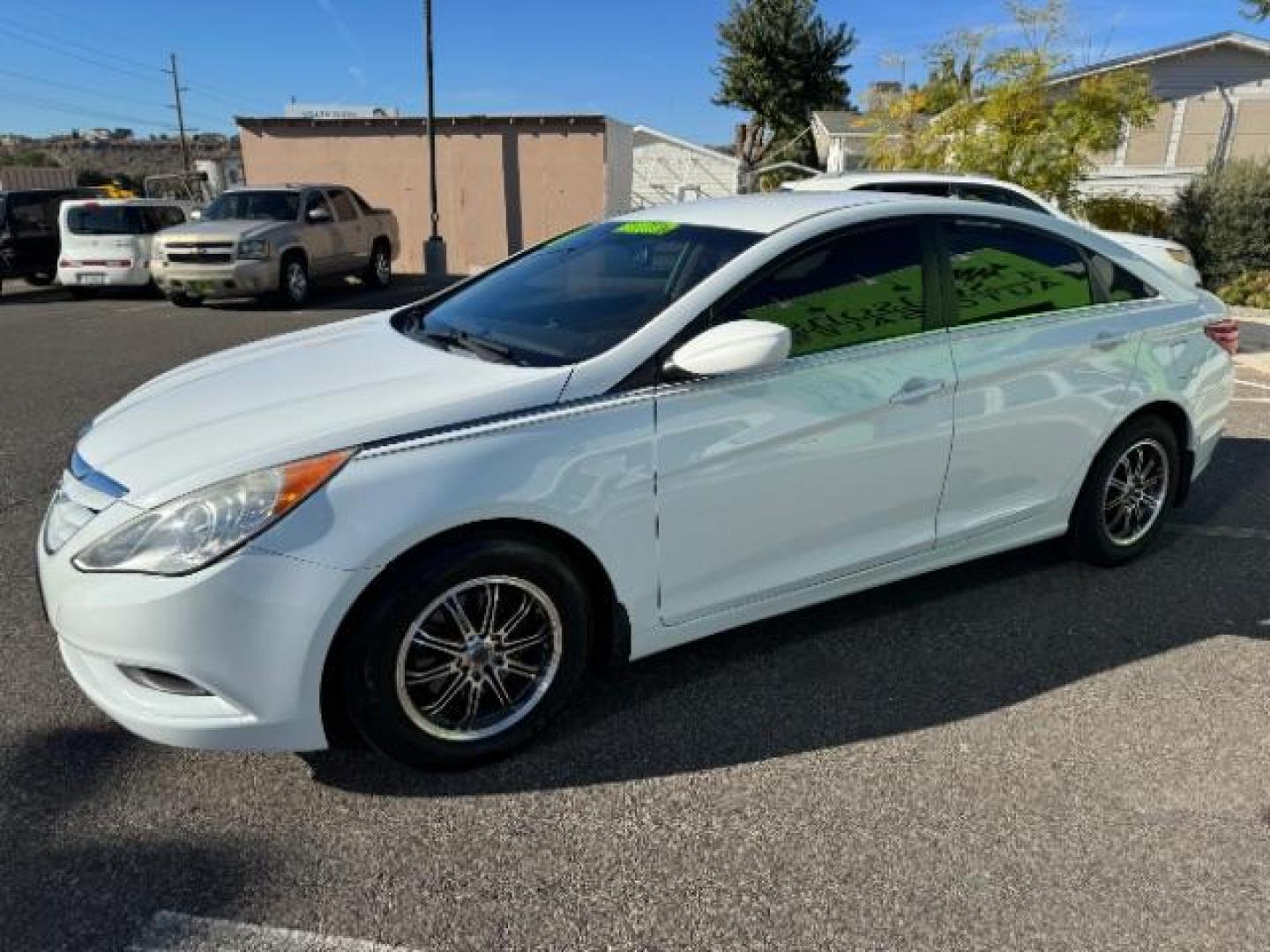 2011 Pearl White /Camel Cloth Interior Hyundai Sonata GLS Auto (5NPEB4AC7BH) with an 2.4L L4 DOHC 16V engine, 6-Speed Automatic transmission, located at 940 North Main Street, Cedar City, UT, 84720, (435) 628-0023, 37.692936, -113.061897 - Photo#4