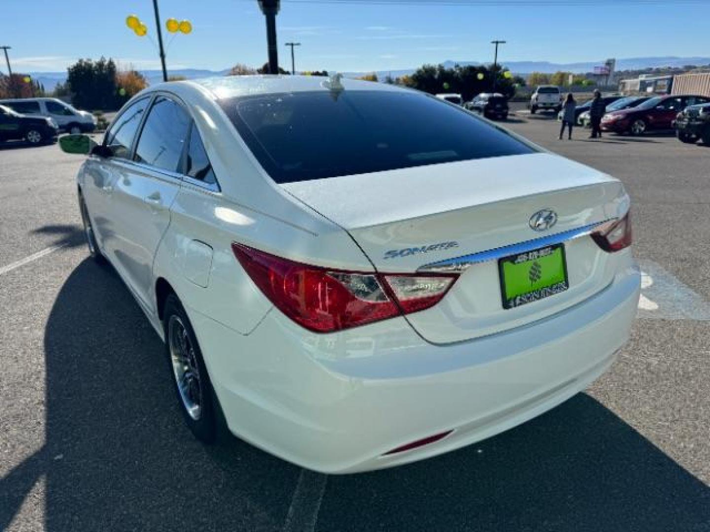 2011 Pearl White /Camel Cloth Interior Hyundai Sonata GLS Auto (5NPEB4AC7BH) with an 2.4L L4 DOHC 16V engine, 6-Speed Automatic transmission, located at 940 North Main Street, Cedar City, UT, 84720, (435) 628-0023, 37.692936, -113.061897 - Photo#7