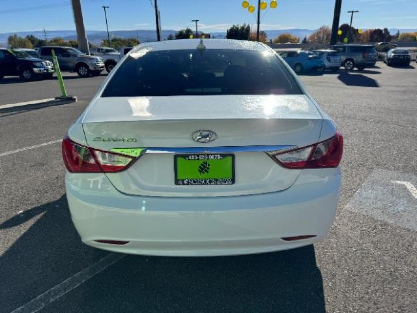 2011 Pearl White /Camel Cloth Interior Hyundai Sonata GLS Auto (5NPEB4AC7BH) with an 2.4L L4 DOHC 16V engine, 6-Speed Automatic transmission, located at 940 North Main Street, Cedar City, UT, 84720, (435) 628-0023, 37.692936, -113.061897 - Photo#8