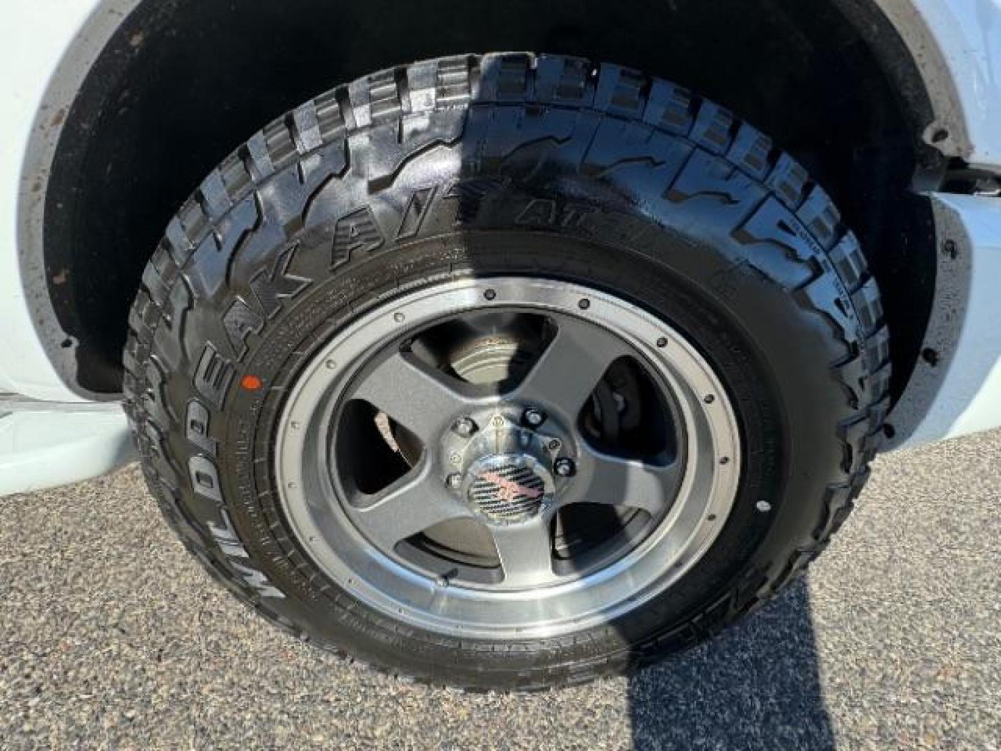 2004 Bright White /Medium Slate Gray Leather Interior Dodge Durango Limited 4WD (1D8HB58D24F) with an 5.7L V8 OHV 16V engine, 5-Speed Automatic transmission, located at 1865 East Red Hills Pkwy, St. George, 84770, (435) 628-0023, 37.120850, -113.543640 - Photo#12