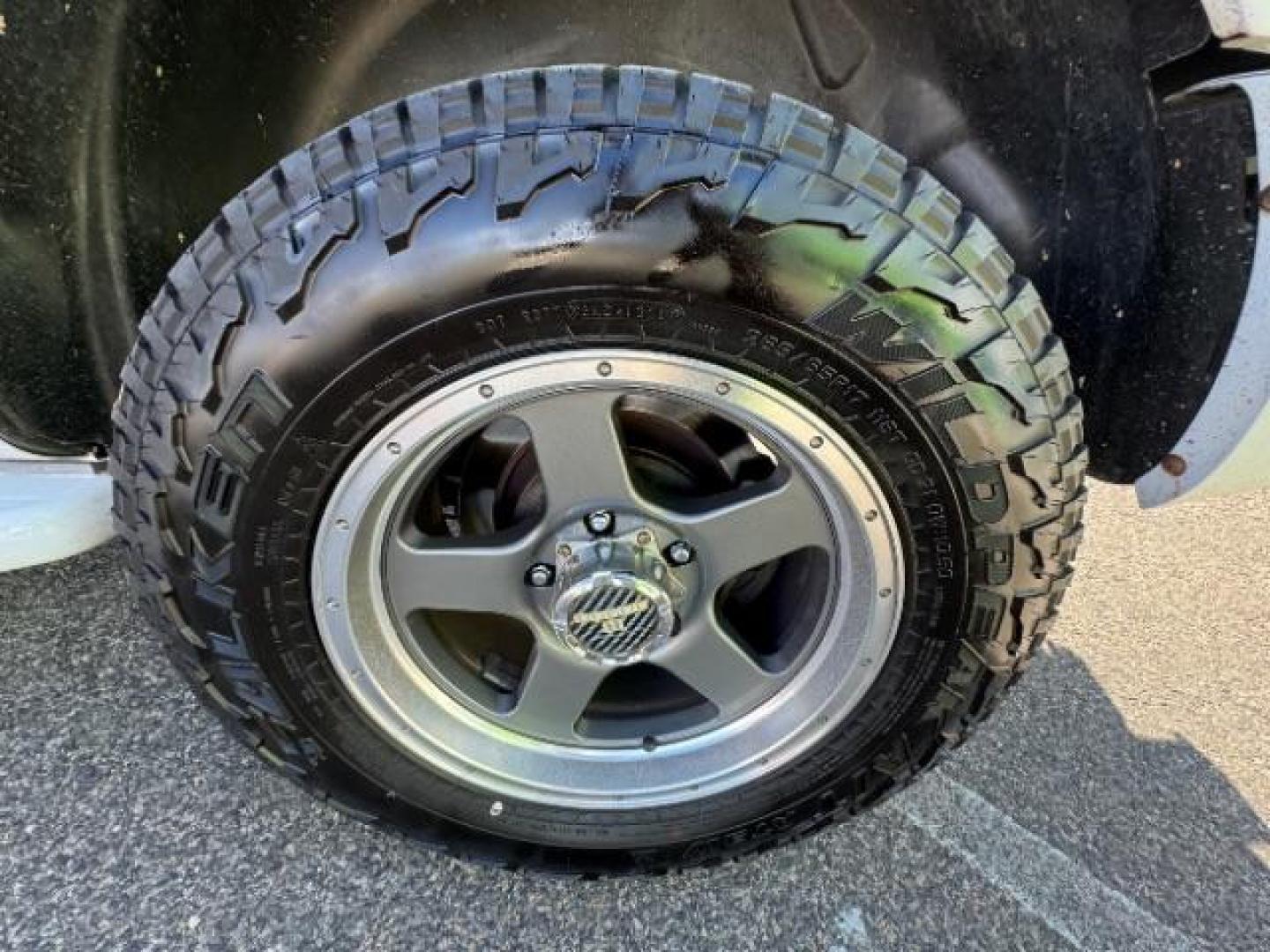 2004 Bright White /Medium Slate Gray Leather Interior Dodge Durango Limited 4WD (1D8HB58D24F) with an 5.7L V8 OHV 16V engine, 5-Speed Automatic transmission, located at 1865 East Red Hills Pkwy, St. George, 84770, (435) 628-0023, 37.120850, -113.543640 - We specialize in helping ALL people get the best financing available. No matter your credit score, good, bad or none we can get you an amazing rate. Had a bankruptcy, divorce, or repossessions? We give you the green light to get your credit back on the road. Low down and affordable payments that fit - Photo#14