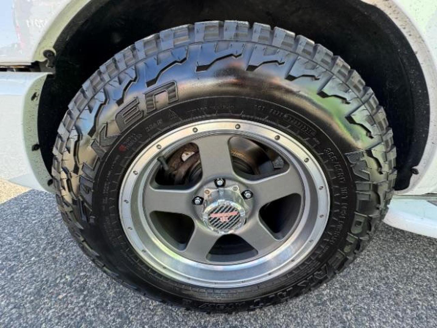 2004 Bright White /Medium Slate Gray Leather Interior Dodge Durango Limited 4WD (1D8HB58D24F) with an 5.7L V8 OHV 16V engine, 5-Speed Automatic transmission, located at 1865 East Red Hills Pkwy, St. George, 84770, (435) 628-0023, 37.120850, -113.543640 - We specialize in helping ALL people get the best financing available. No matter your credit score, good, bad or none we can get you an amazing rate. Had a bankruptcy, divorce, or repossessions? We give you the green light to get your credit back on the road. Low down and affordable payments that fit - Photo#15