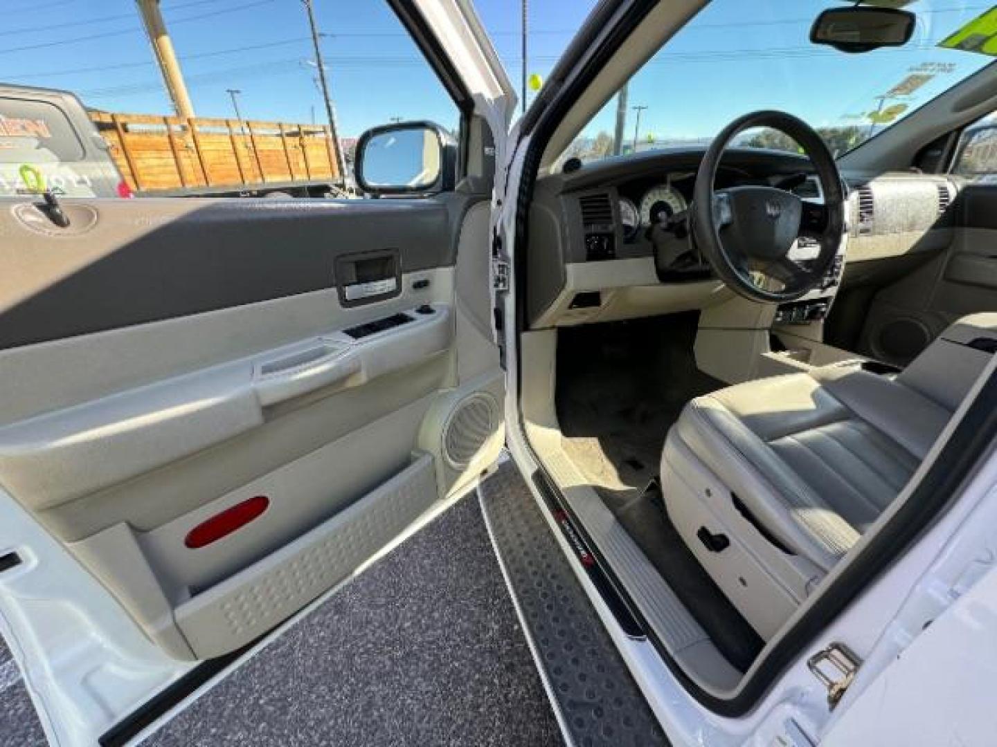 2004 Bright White /Medium Slate Gray Leather Interior Dodge Durango Limited 4WD (1D8HB58D24F) with an 5.7L V8 OHV 16V engine, 5-Speed Automatic transmission, located at 1865 East Red Hills Pkwy, St. George, 84770, (435) 628-0023, 37.120850, -113.543640 - We specialize in helping ALL people get the best financing available. No matter your credit score, good, bad or none we can get you an amazing rate. Had a bankruptcy, divorce, or repossessions? We give you the green light to get your credit back on the road. Low down and affordable payments that fit - Photo#16