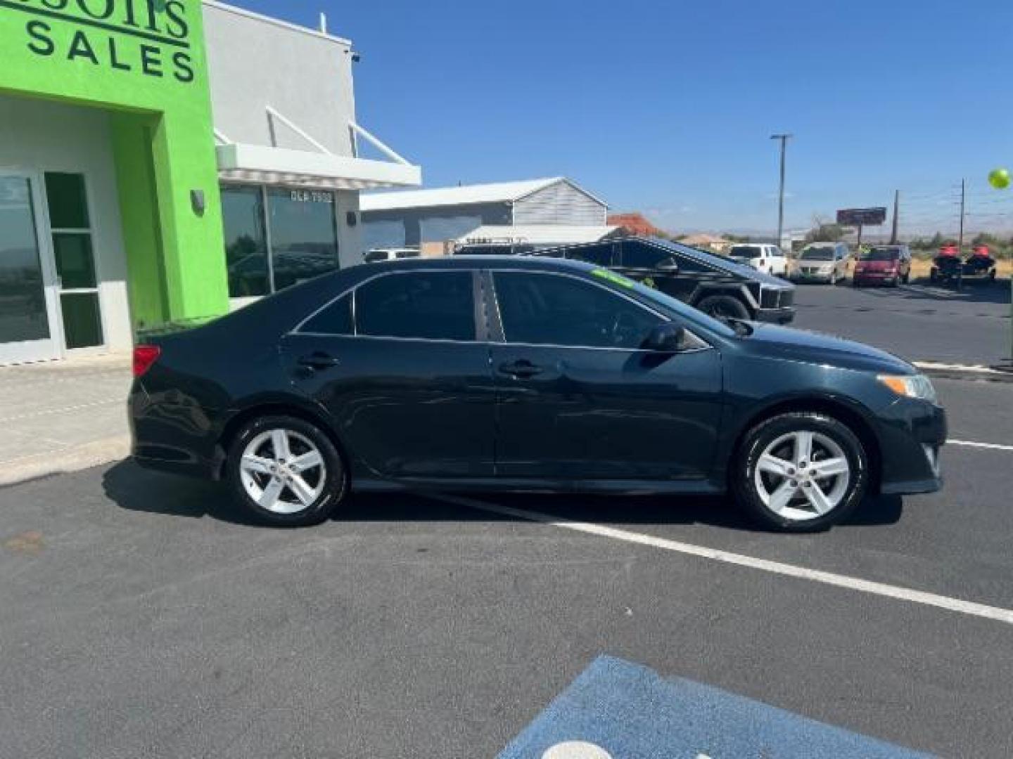 2012 Attitude Black Metal /Black Leather Interi Toyota Camry SE (4T1BF1FK4CU) with an 2.5L L4 DOHC 16V engine, 6-Speed Automatic transmission, located at 1865 East Red Hills Pkwy, St. George, 84770, (435) 628-0023, 37.120850, -113.543640 - We specialize in helping ALL people get the best financing available. No matter your credit score, good, bad or none we can get you an amazing rate. Had a bankruptcy, divorce, or repossessions? We give you the green light to get your credit back on the road. Low down and affordable payments that fit - Photo#7