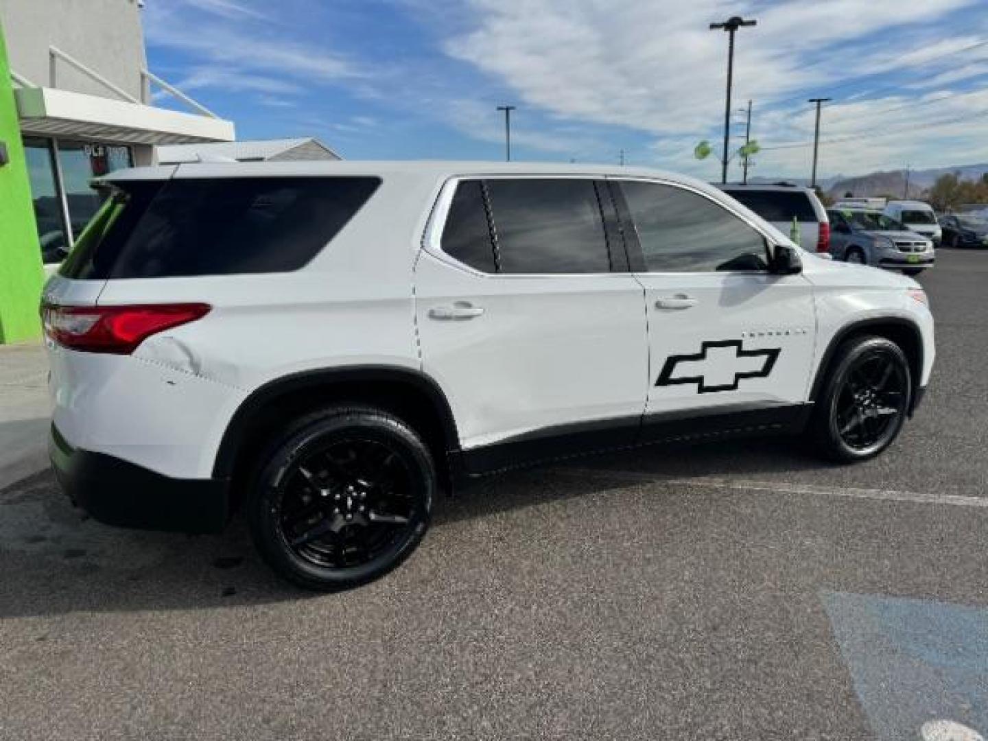 2018 Summit White /Jet Black, premium cloth Chevrolet Traverse LS FWD (1GNERFKW1JJ) with an 3.6L V6 DOHC 24V engine, 9-Speed Automatic transmission, located at 1865 East Red Hills Pkwy, St. George, 84770, (435) 628-0023, 37.120850, -113.543640 - Photo#9