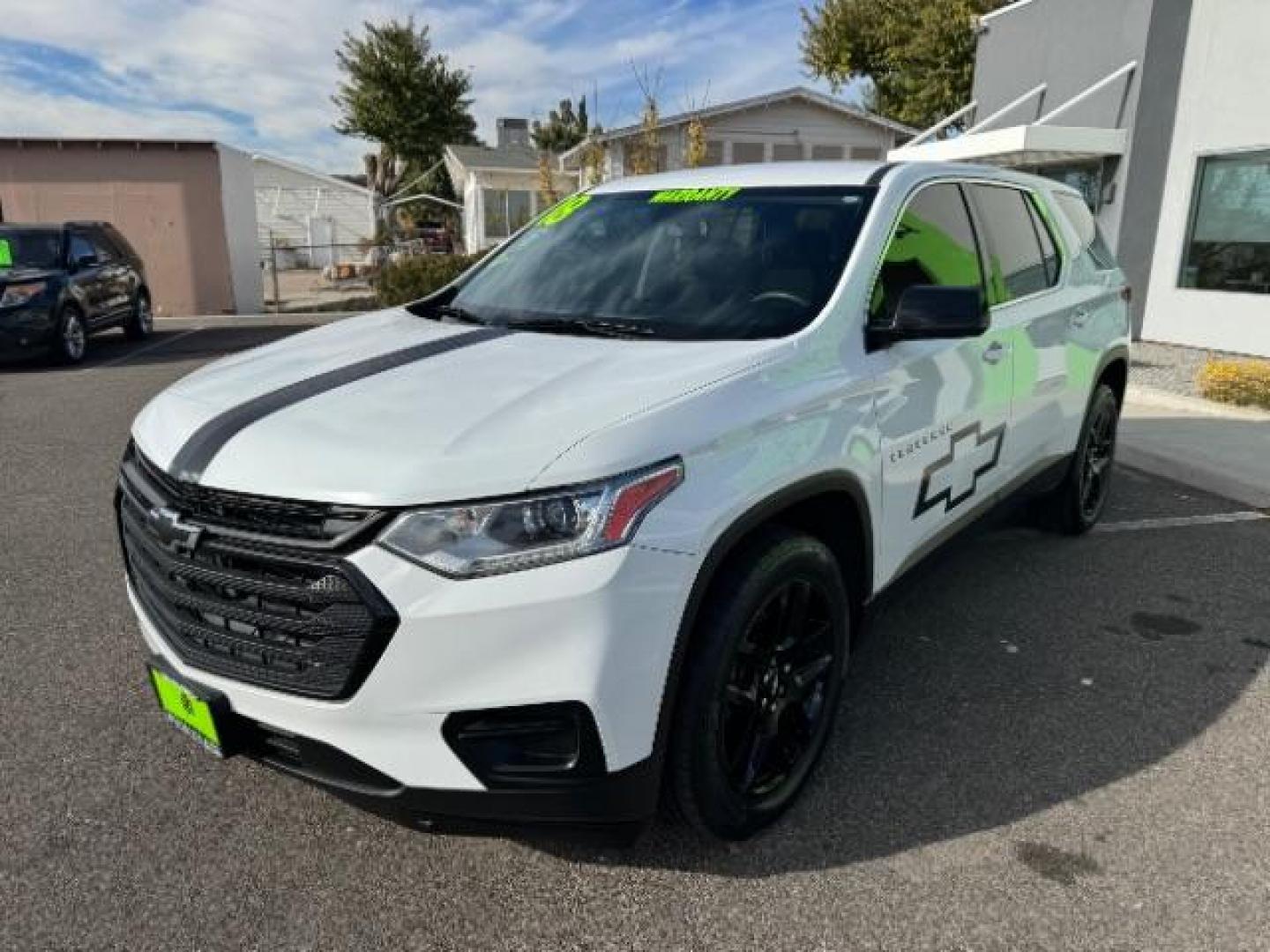 2018 Summit White /Jet Black, premium cloth Chevrolet Traverse LS FWD (1GNERFKW1JJ) with an 3.6L V6 DOHC 24V engine, 9-Speed Automatic transmission, located at 1865 East Red Hills Pkwy, St. George, 84770, (435) 628-0023, 37.120850, -113.543640 - Photo#3