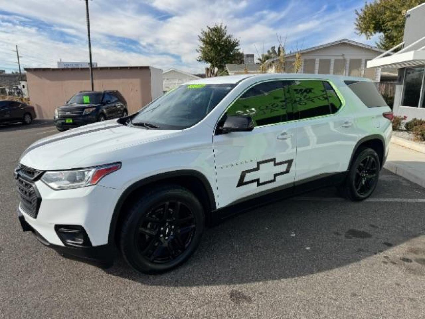 2018 Summit White /Jet Black, premium cloth Chevrolet Traverse LS FWD (1GNERFKW1JJ) with an 3.6L V6 DOHC 24V engine, 9-Speed Automatic transmission, located at 1865 East Red Hills Pkwy, St. George, 84770, (435) 628-0023, 37.120850, -113.543640 - Photo#4