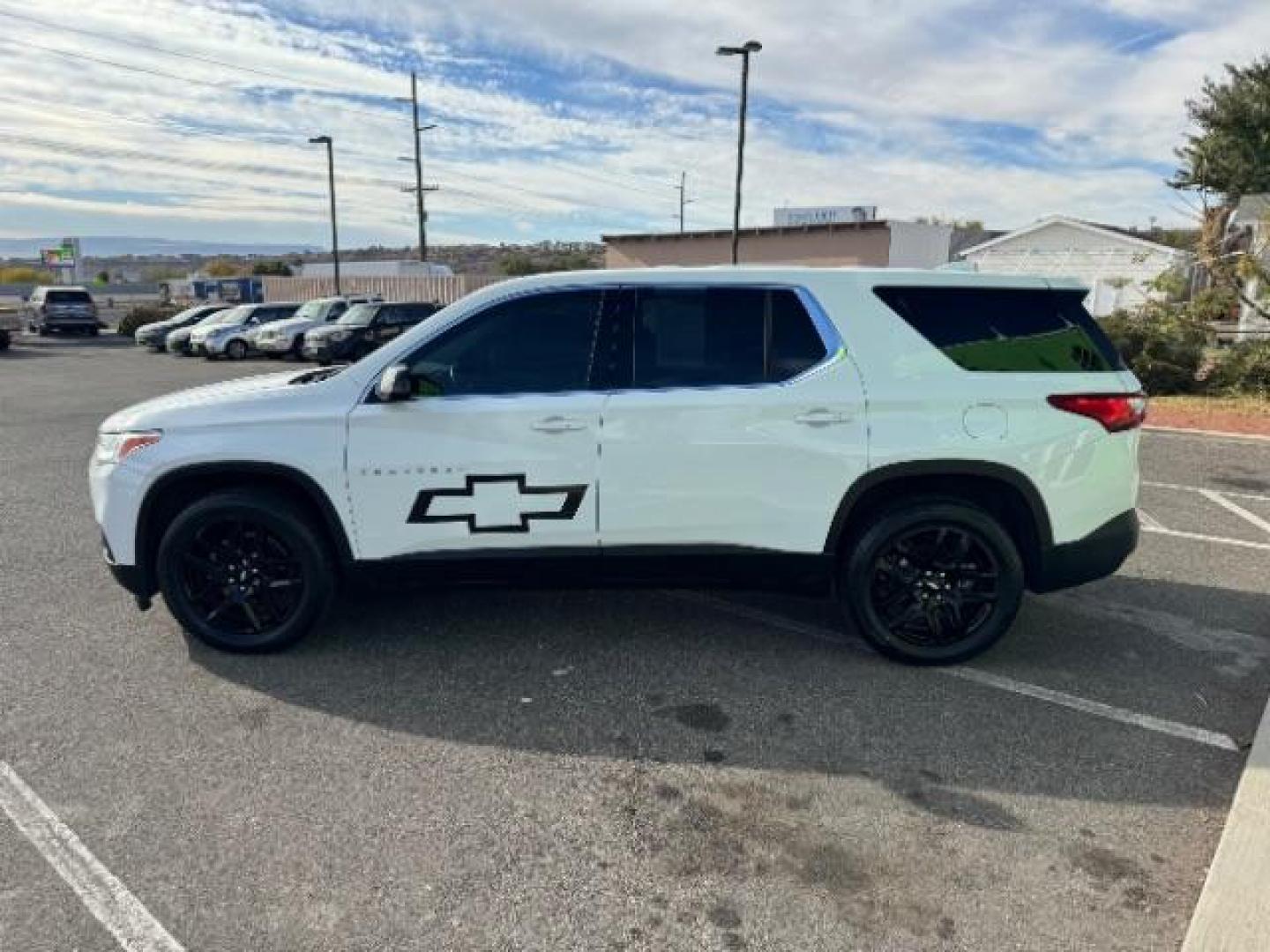 2018 Summit White /Jet Black, premium cloth Chevrolet Traverse LS FWD (1GNERFKW1JJ) with an 3.6L V6 DOHC 24V engine, 9-Speed Automatic transmission, located at 1865 East Red Hills Pkwy, St. George, 84770, (435) 628-0023, 37.120850, -113.543640 - Photo#5