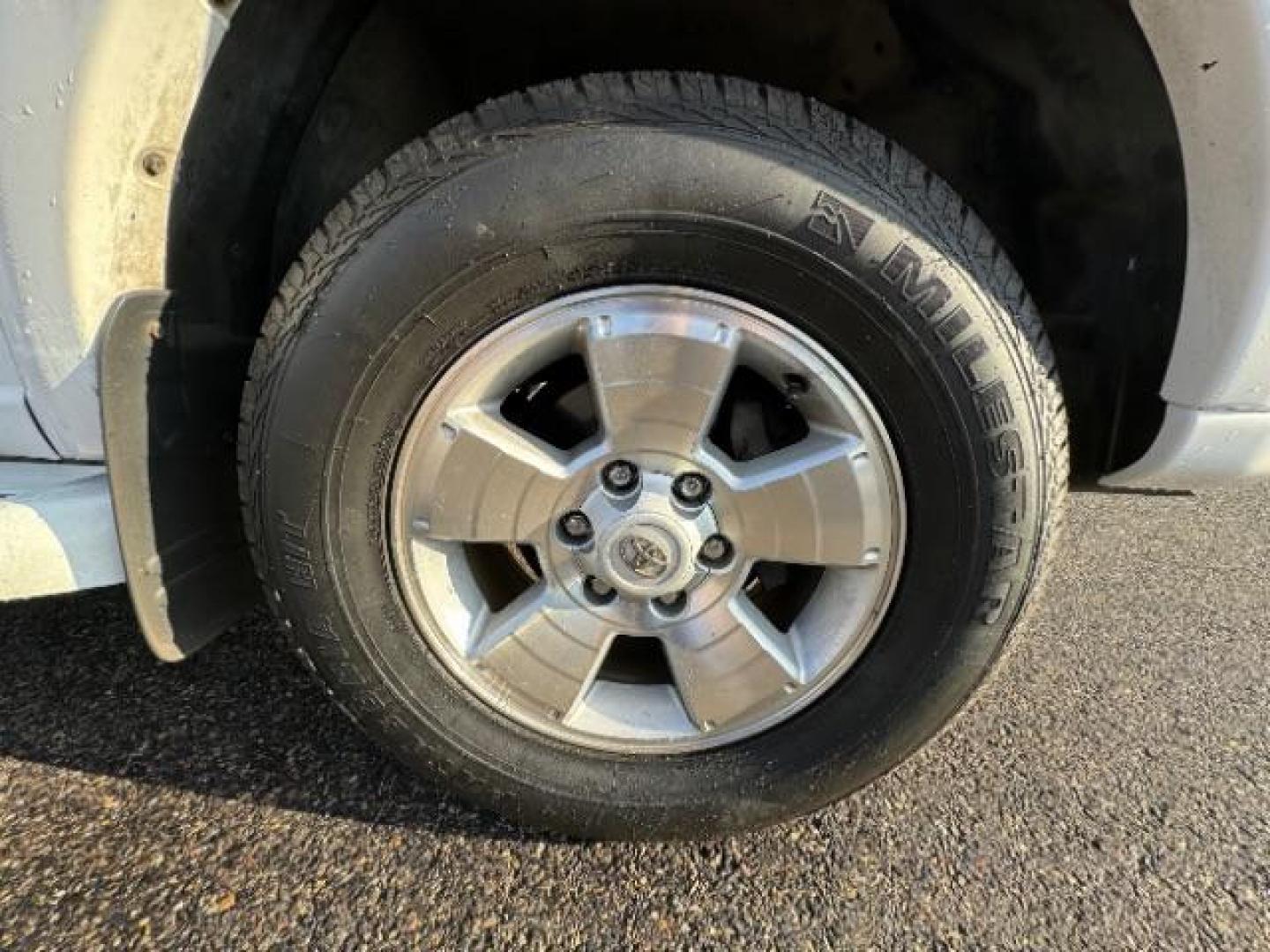 2006 Natural White /Light Charcoal Cloth Interior Toyota Tundra SR5 Double Cab (5TBET34176S) with an 4.7L V8 DOHC 32V engine, 5-Speed Automatic transmission, located at 1865 East Red Hills Pkwy, St. George, 84770, (435) 628-0023, 37.120850, -113.543640 - Photo#12