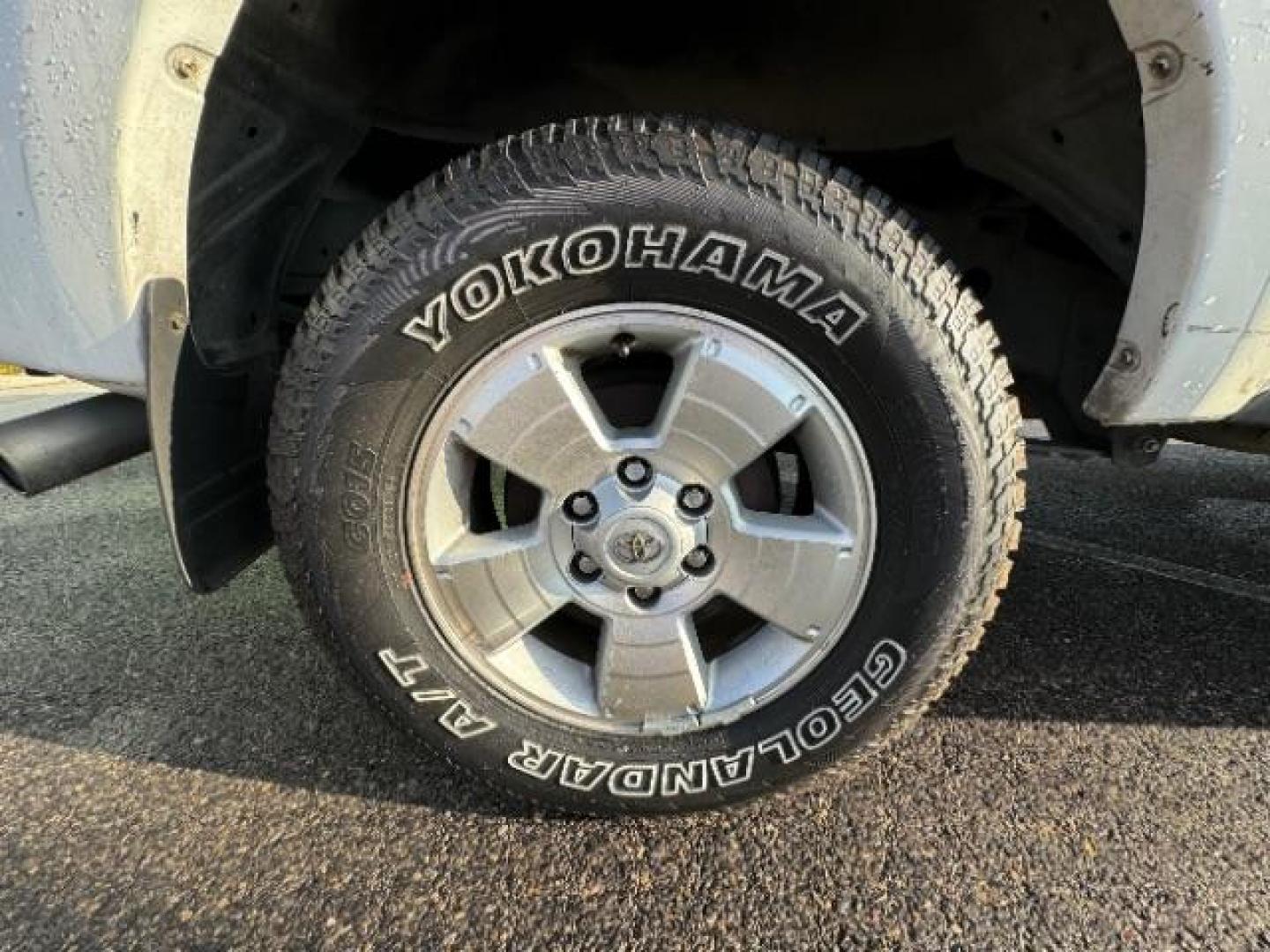 2006 Natural White /Light Charcoal Cloth Interior Toyota Tundra SR5 Double Cab (5TBET34176S) with an 4.7L V8 DOHC 32V engine, 5-Speed Automatic transmission, located at 1865 East Red Hills Pkwy, St. George, 84770, (435) 628-0023, 37.120850, -113.543640 - Photo#13