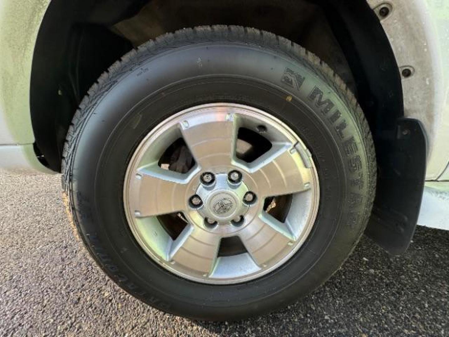 2006 Natural White /Light Charcoal Cloth Interior Toyota Tundra SR5 Double Cab (5TBET34176S) with an 4.7L V8 DOHC 32V engine, 5-Speed Automatic transmission, located at 1865 East Red Hills Pkwy, St. George, 84770, (435) 628-0023, 37.120850, -113.543640 - Photo#15