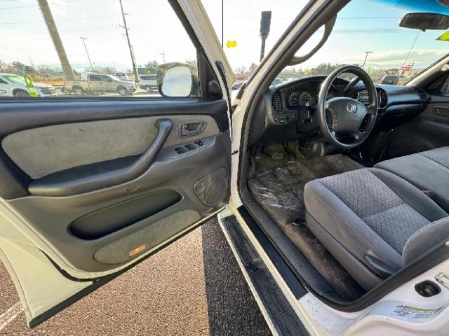 2006 Natural White /Light Charcoal Cloth Interior Toyota Tundra SR5 Double Cab (5TBET34176S) with an 4.7L V8 DOHC 32V engine, 5-Speed Automatic transmission, located at 1865 East Red Hills Pkwy, St. George, 84770, (435) 628-0023, 37.120850, -113.543640 - Photo#16