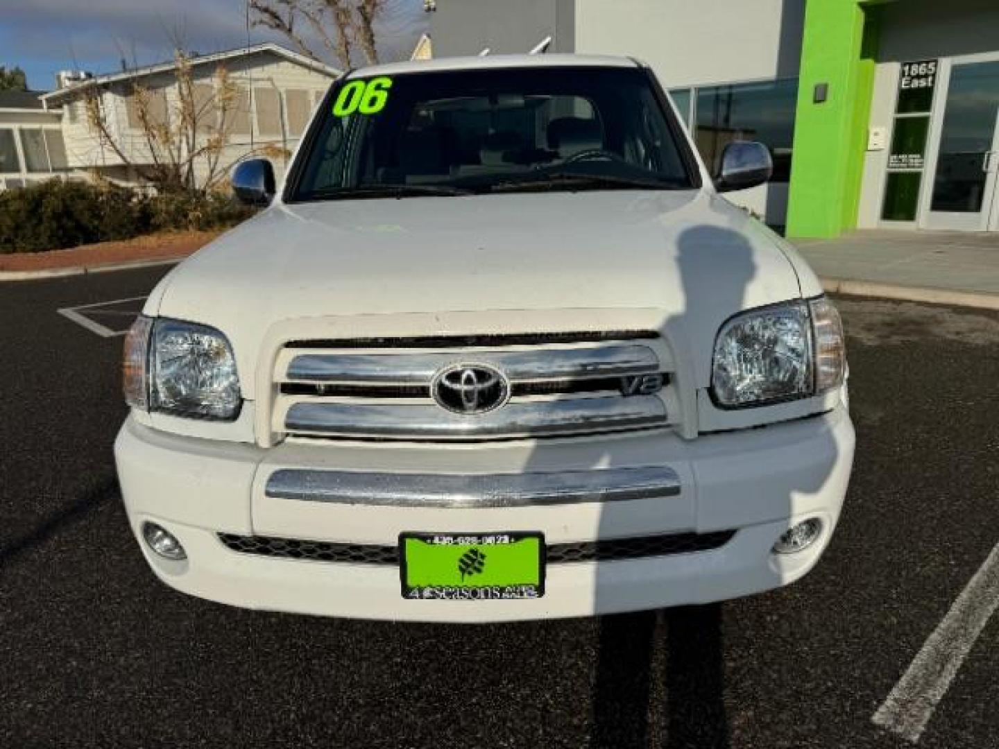 2006 Natural White /Light Charcoal Cloth Interior Toyota Tundra SR5 Double Cab (5TBET34176S) with an 4.7L V8 DOHC 32V engine, 5-Speed Automatic transmission, located at 1865 East Red Hills Pkwy, St. George, 84770, (435) 628-0023, 37.120850, -113.543640 - Photo#2