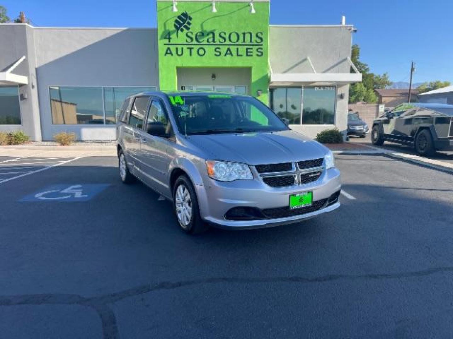 2014 Billet Silver Metall /Black Dodge Grand Caravan SE (2C4RDGBG8ER) with an 3.6L V6 DOHC 24V engine, 6-Speed Automatic transmission, located at 1865 East Red Hills Pkwy, St. George, 84770, (435) 628-0023, 37.120850, -113.543640 - Photo#0