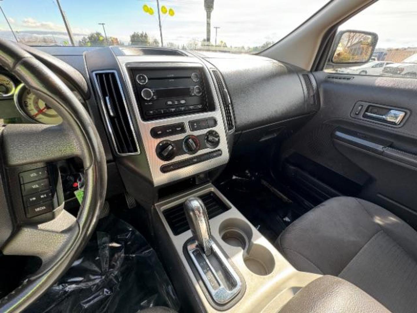 2010 White Platinum Tricoat Metallic /Charcoal Black Cloth Interior Ford Edge SEL AWD (2FMDK4JC9AB) with an 3.5L V6 DOHC 24V engine, 6-Speed Automatic transmission, located at 1865 East Red Hills Pkwy, St. George, 84770, (435) 628-0023, 37.120850, -113.543640 - Photo#11