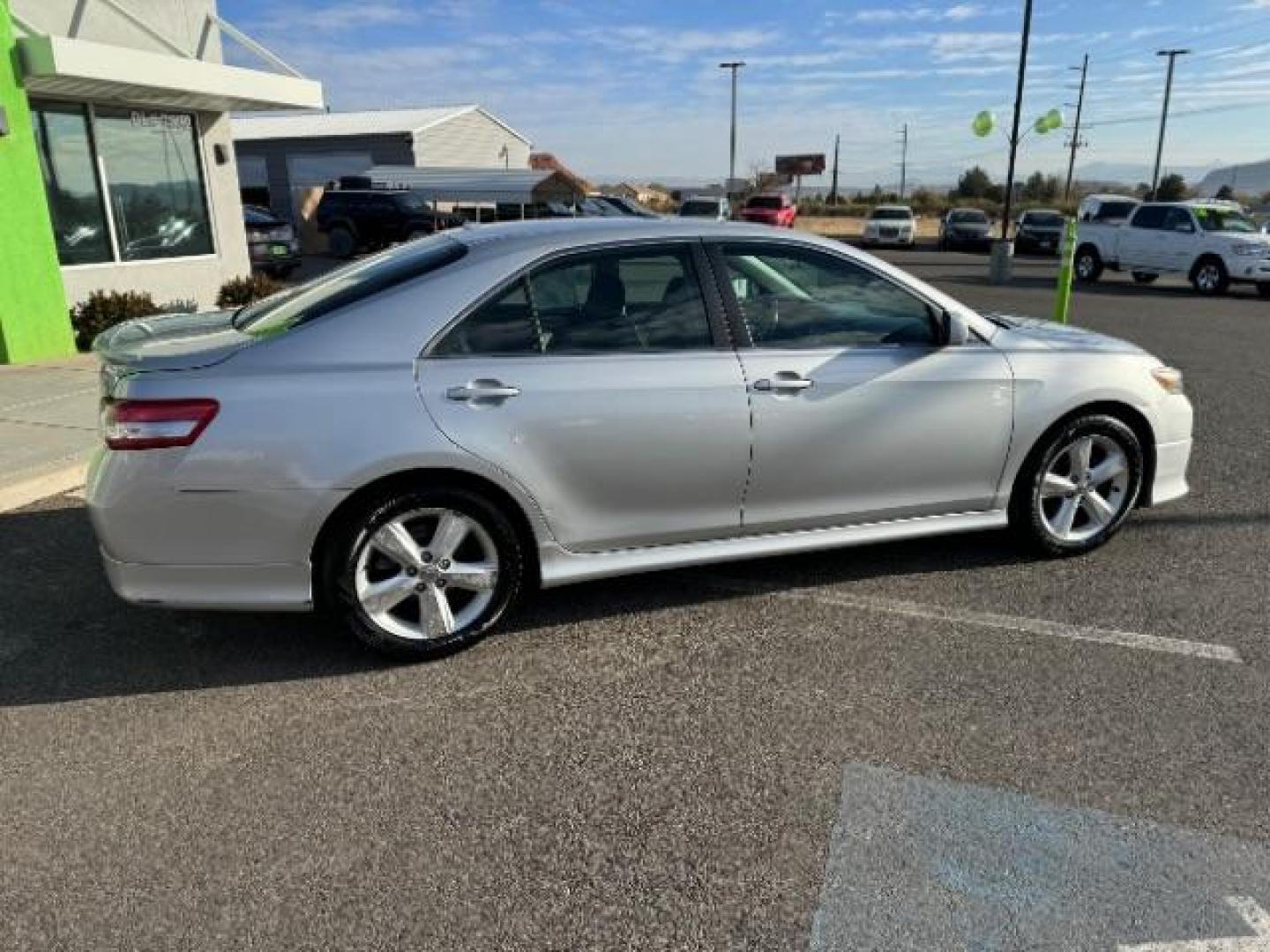 2011 Classic Silver Metal Toyota Camry SEDAN 4-DR (4T1BF3EK1BU) with an 2.5L L4 DOHC 16V engine, 6-Speed Automatic transmission, located at 1865 East Red Hills Pkwy, St. George, 84770, (435) 628-0023, 37.120850, -113.543640 - Photo#10