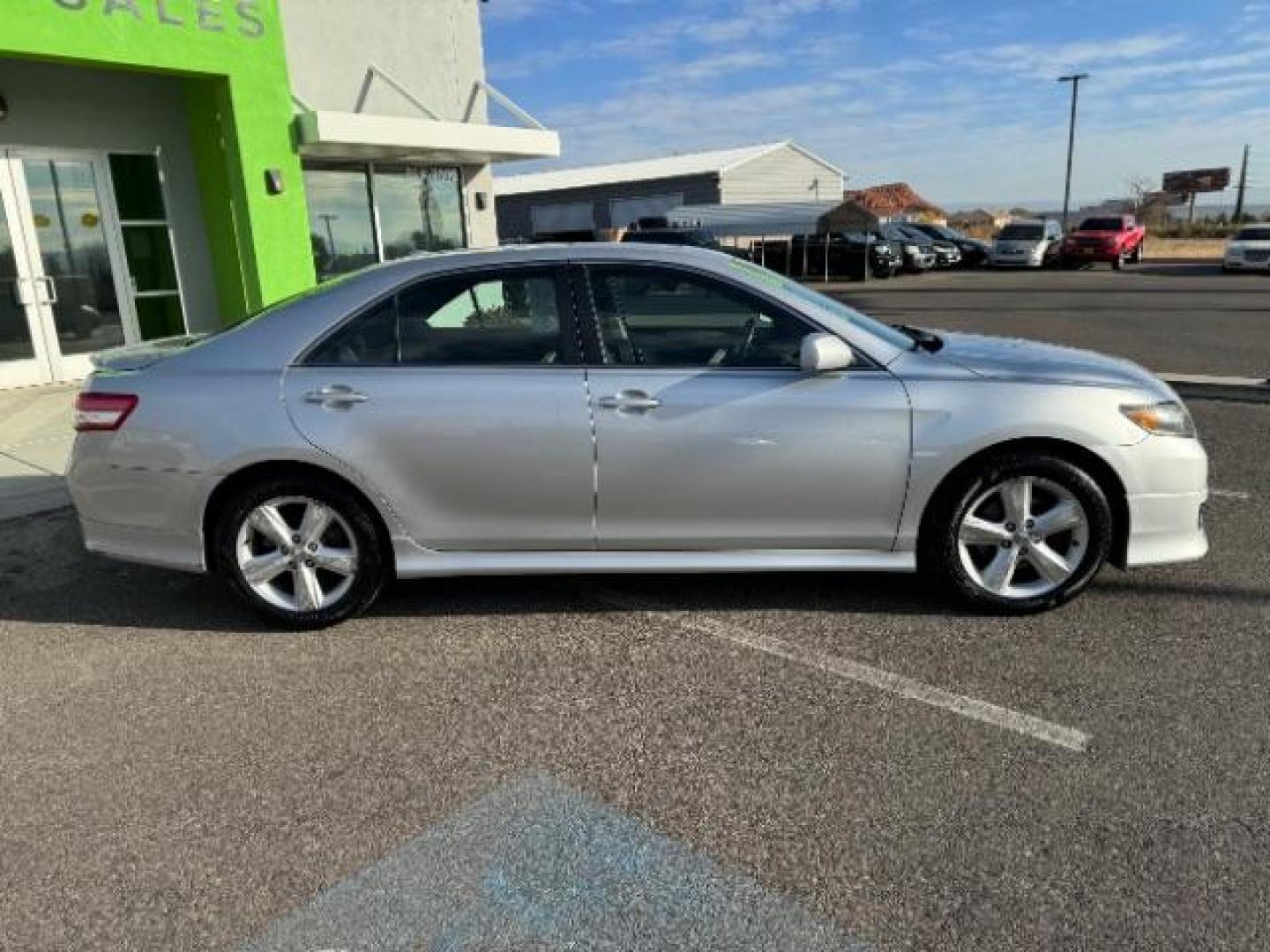 2011 Classic Silver Metal Toyota Camry SEDAN 4-DR (4T1BF3EK1BU) with an 2.5L L4 DOHC 16V engine, 6-Speed Automatic transmission, located at 1865 East Red Hills Pkwy, St. George, 84770, (435) 628-0023, 37.120850, -113.543640 - Photo#11