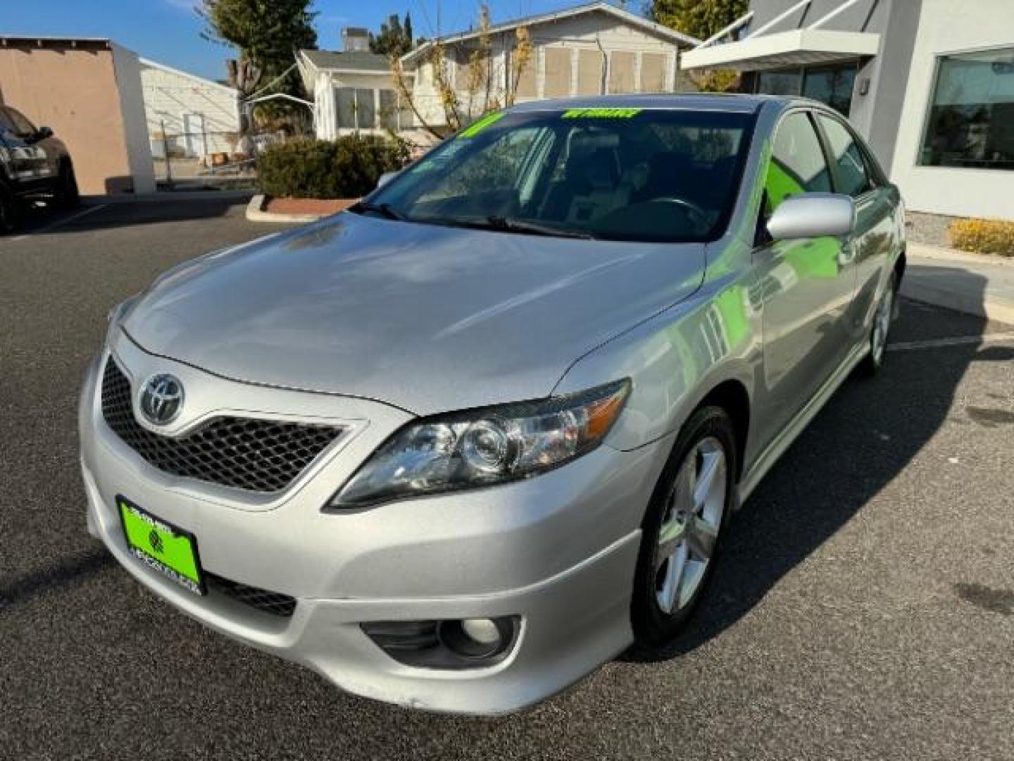 2011 Classic Silver Metal Toyota Camry SEDAN 4-DR (4T1BF3EK1BU) with an 2.5L L4 DOHC 16V engine, 6-Speed Automatic transmission, located at 1865 East Red Hills Pkwy, St. George, 84770, (435) 628-0023, 37.120850, -113.543640 - Photo#3