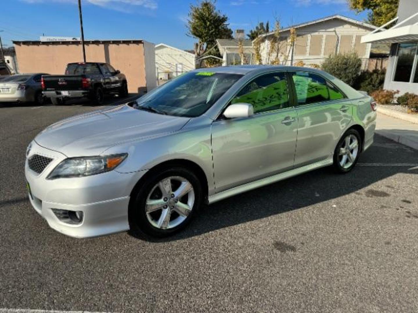 2011 Classic Silver Metal Toyota Camry SEDAN 4-DR (4T1BF3EK1BU) with an 2.5L L4 DOHC 16V engine, 6-Speed Automatic transmission, located at 1865 East Red Hills Pkwy, St. George, 84770, (435) 628-0023, 37.120850, -113.543640 - Photo#4